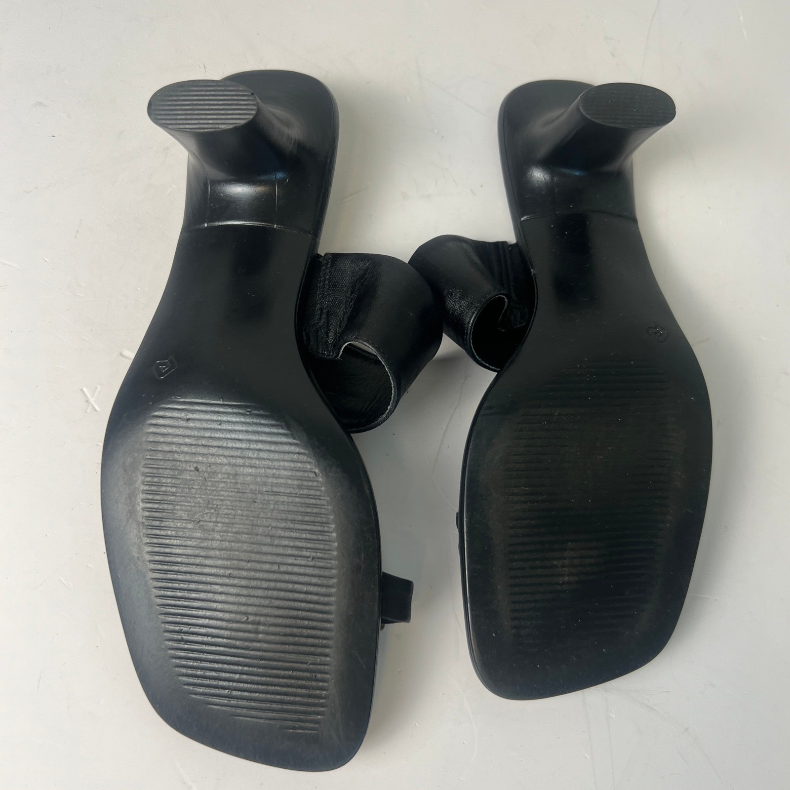 VTG 90s Y2K A. Giannetti Kitten Heel Sandals Womens 7.5 Brocade Toe Ring
