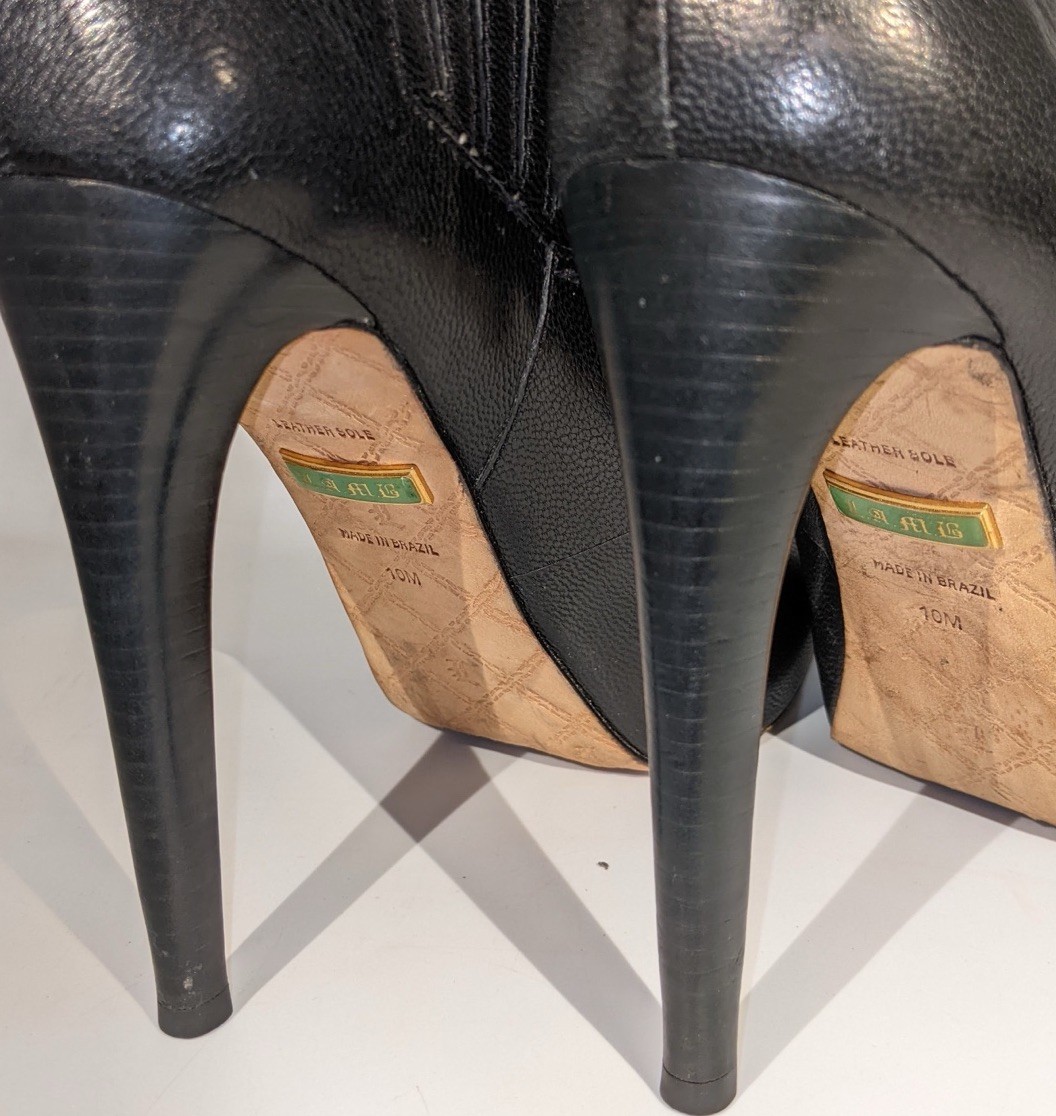 L.A.M.B. Gwen Stefani Sz 10 Blk King Triple Buckle Bootie Stiletto Heels Pumps