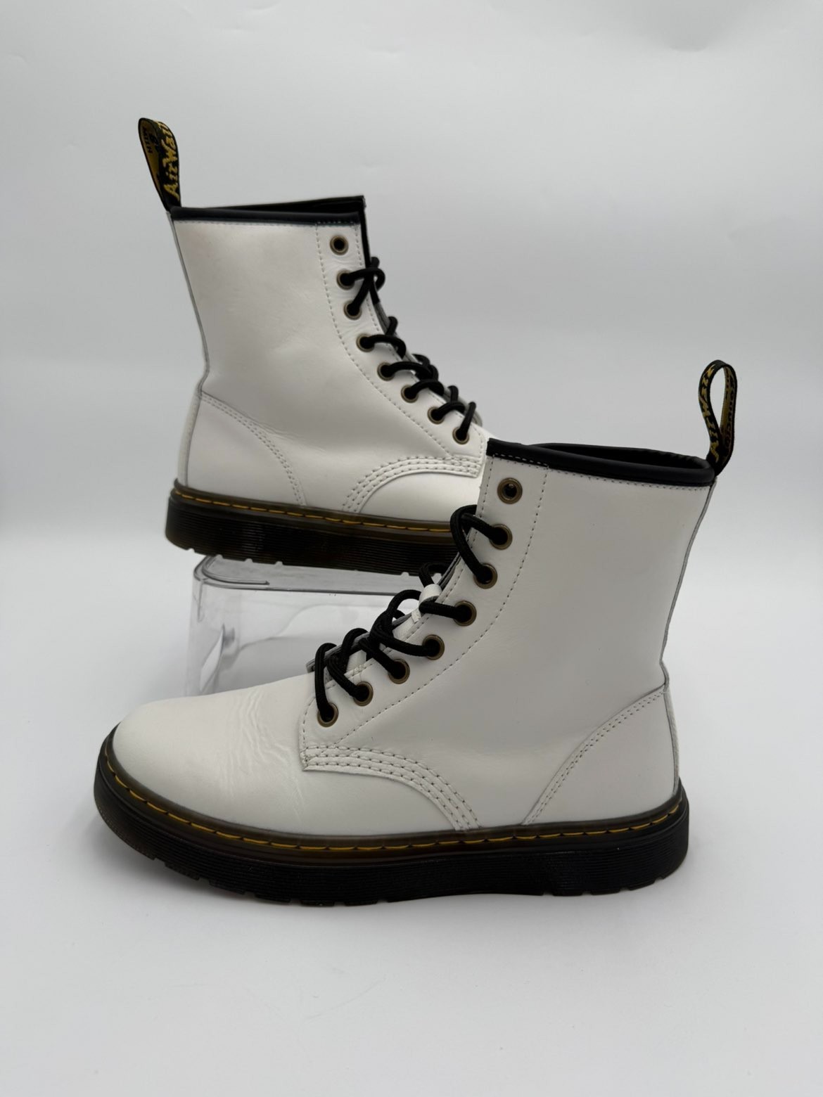 Dr Martens women’s boots sz 7 Zavala white leather lace up combat EU38