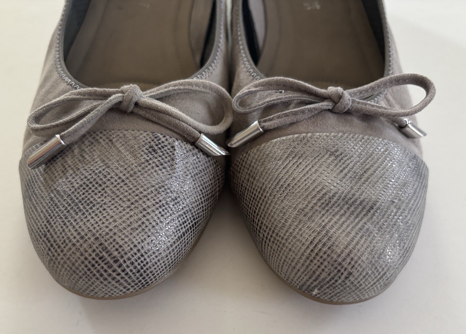 NWOB ara Belinda Grey Taupe Leather Ballet Flat Bow #8 Career Flat Slip On $185