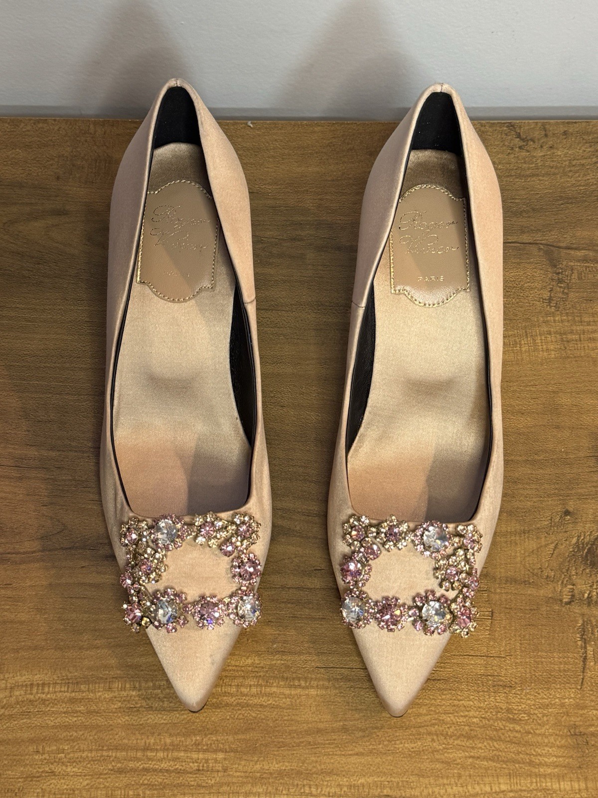 Roger VIvier Efflorescence Pumps 37 Pink Satin Heels With Crystal Buckle