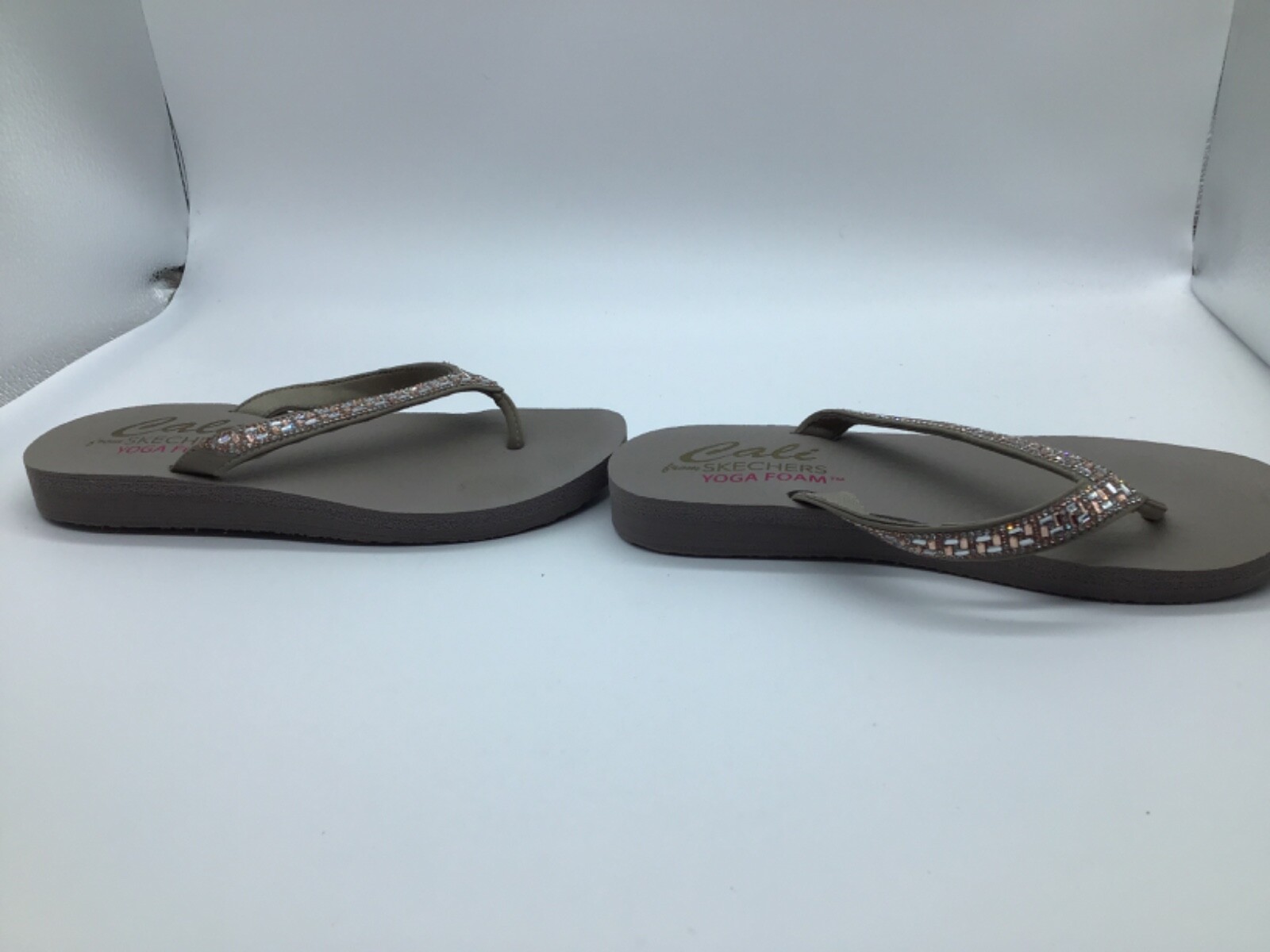 Cali from Skechers Yoga Foam Womens Gray Flip Flops Sz 8