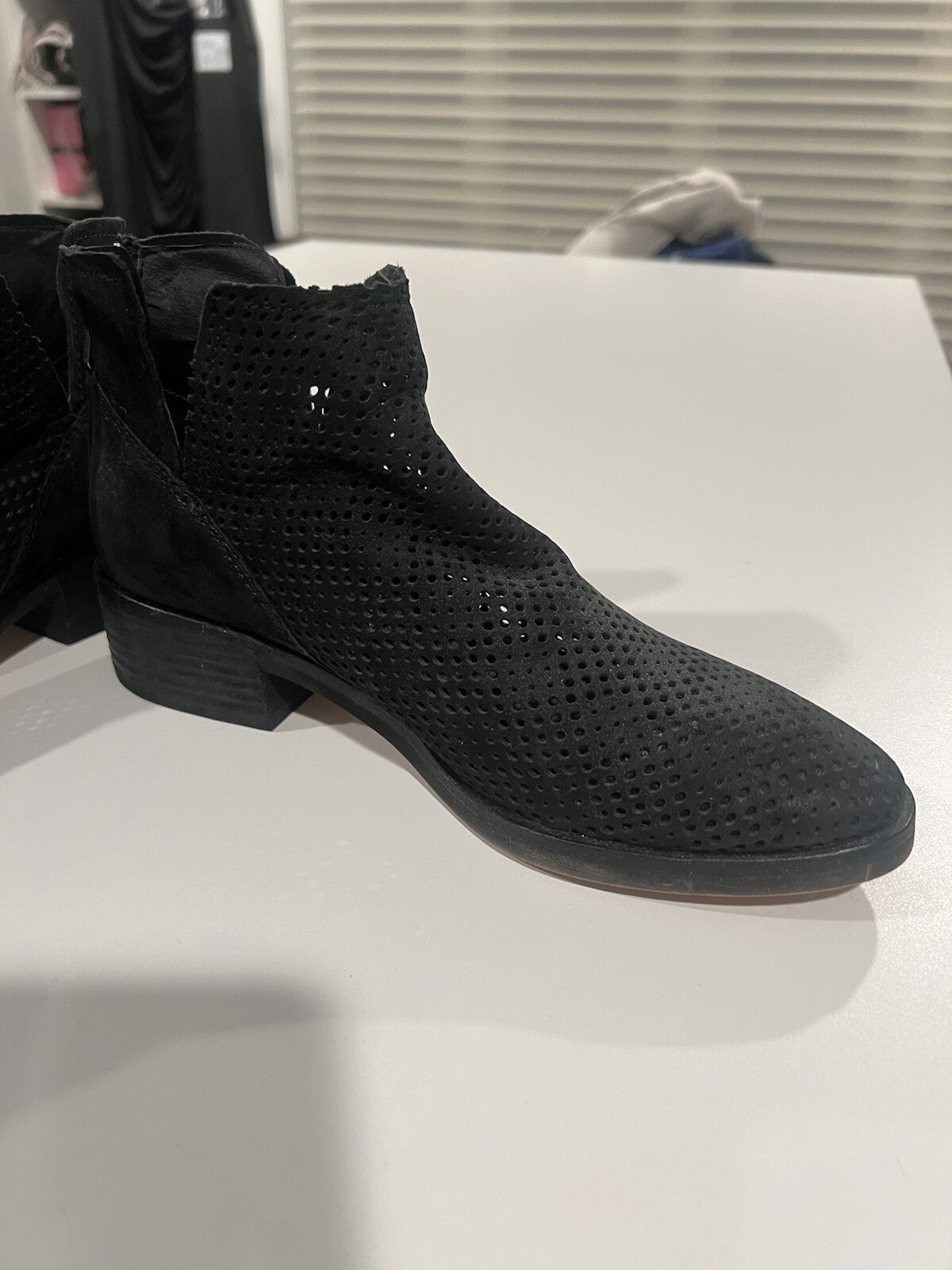 Dolce Vita Sher Perforated Bootie Laser Cut Back Zip Black Suede 7.5
