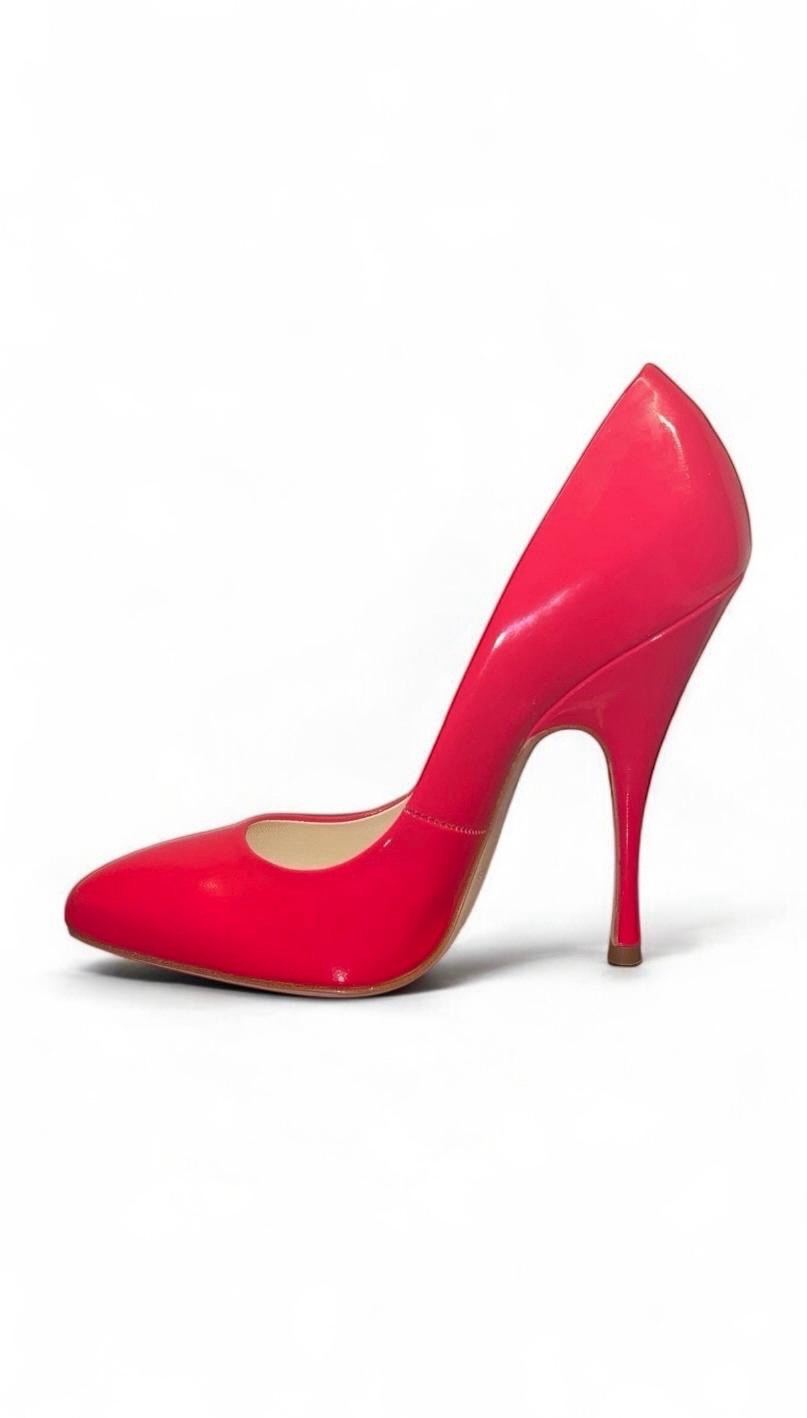 NWT Brian Atwood heels, IT 35