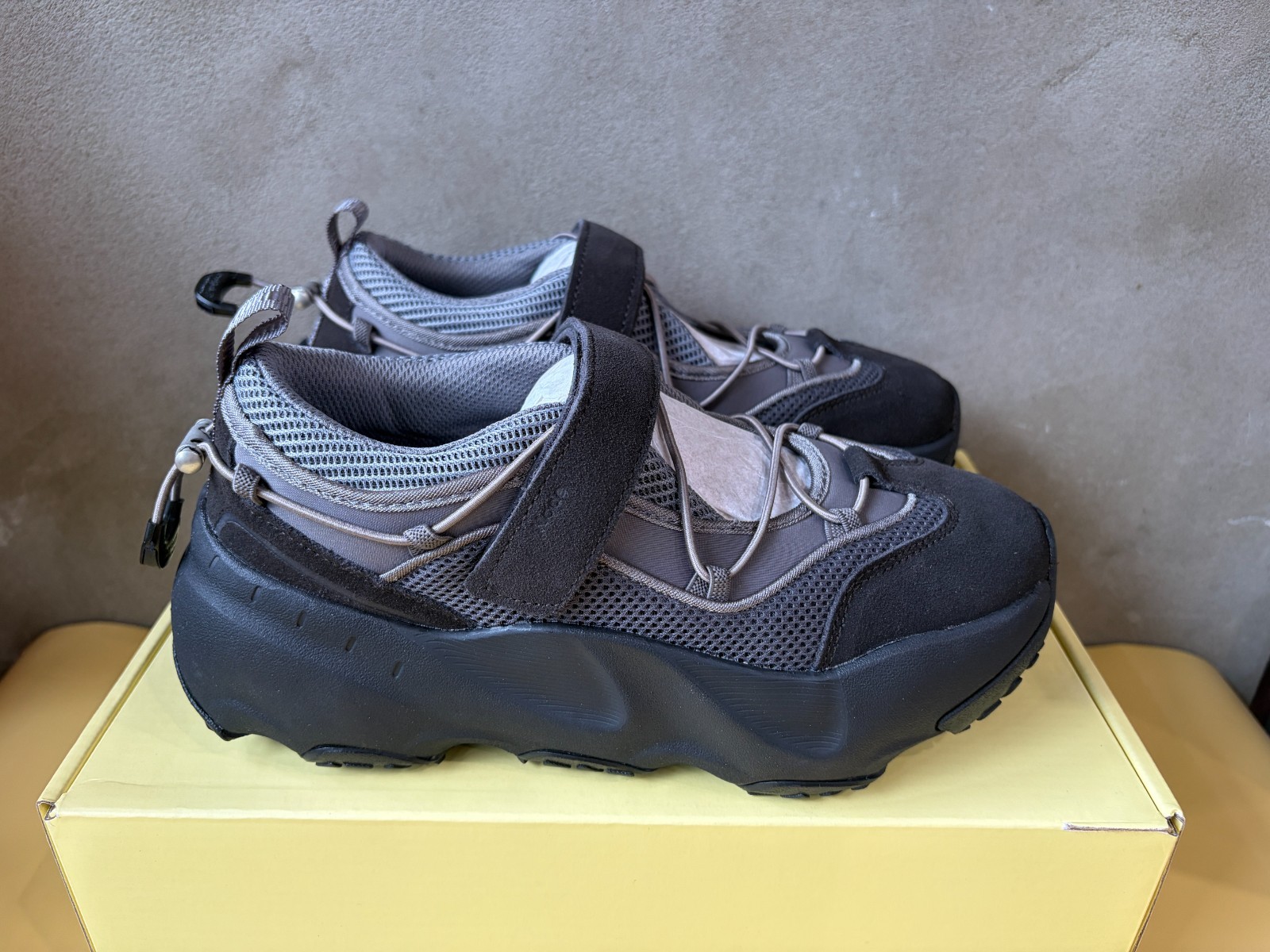 Rockfish Weatherwear Bryn Sneakers V2 Women’s Lifestyle Shoes [US:6] CHARCOAL