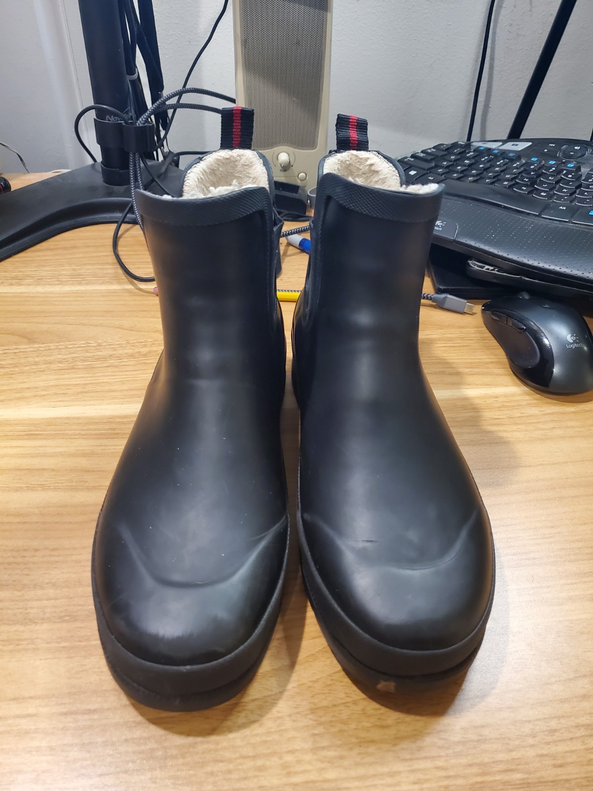 Tretorn Lina Rain Boots Womens Size 8 Black Faux Fur Lined Waterproof Chelsea