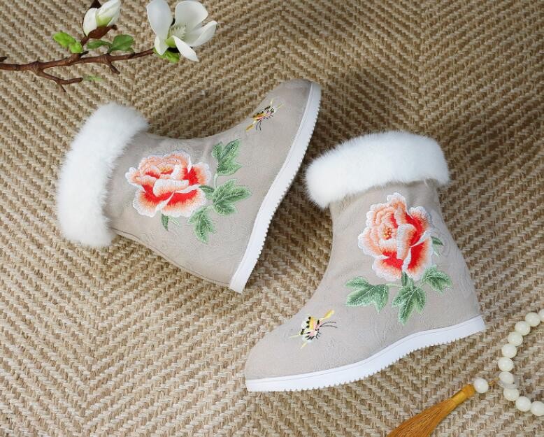 Fall/ Winter Women Chinese Folk Fleece Boots Embroidered Flower Flat Shoes Warm