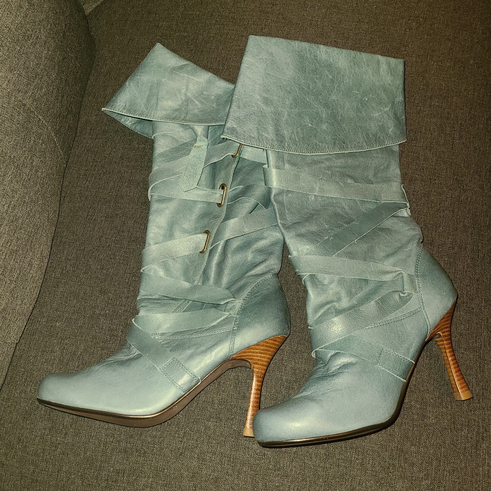 NaNa 3 1/2″ high Heel Soft Leather Boots 8 Green Straps Cuff. street style