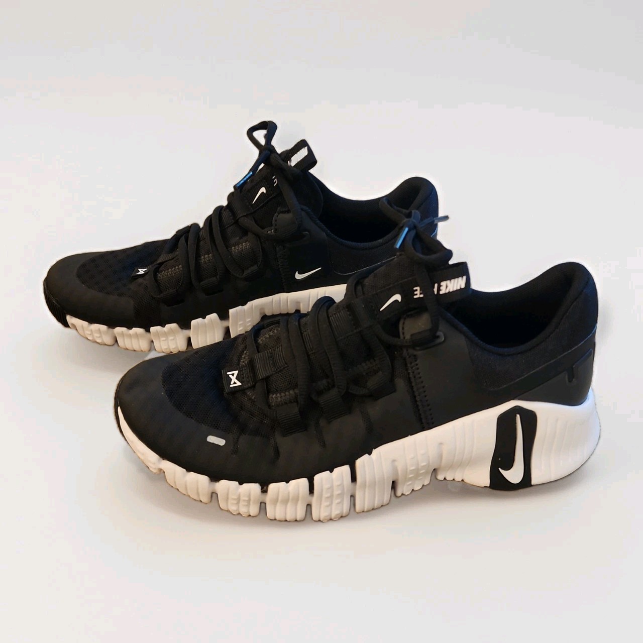 Nike Women’s Free Metcon 5 Training Shoes Size 7 Black Anthracite DV3950-001 NEW