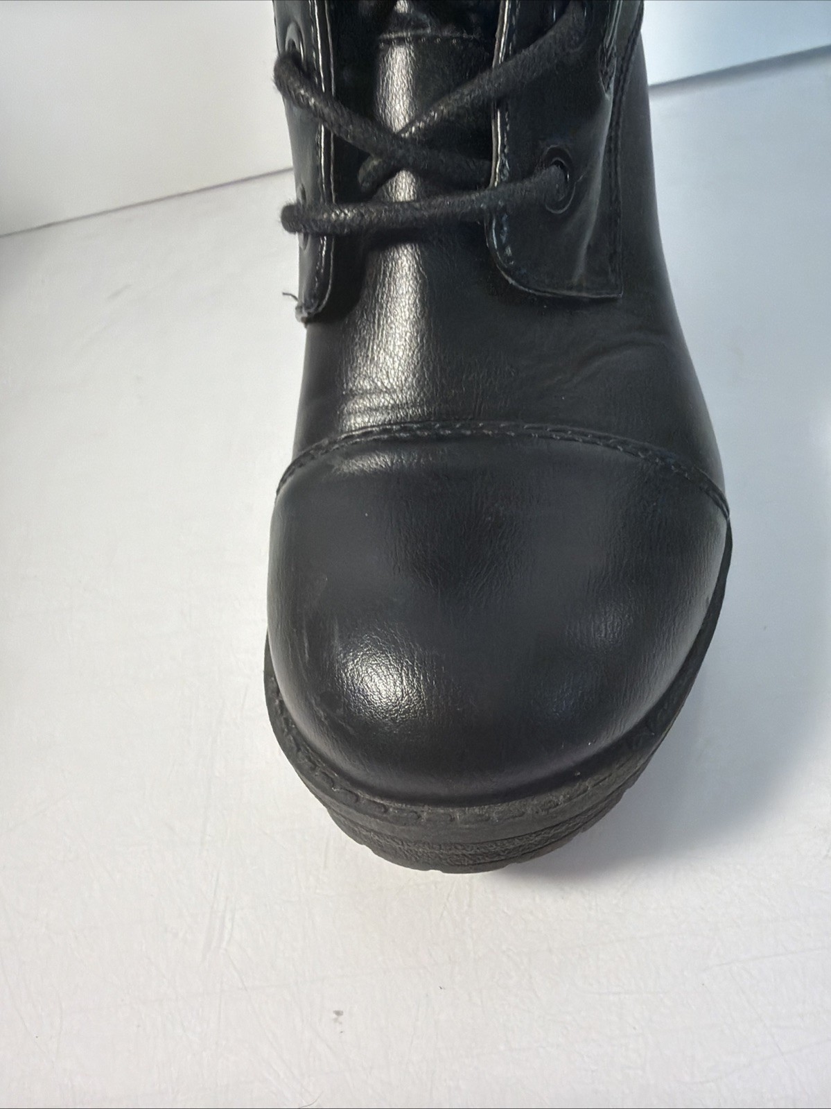 G By GUESS Black Quilted Booties Boots Heels Biker Grunge Gothic Moto Buckle 6.5