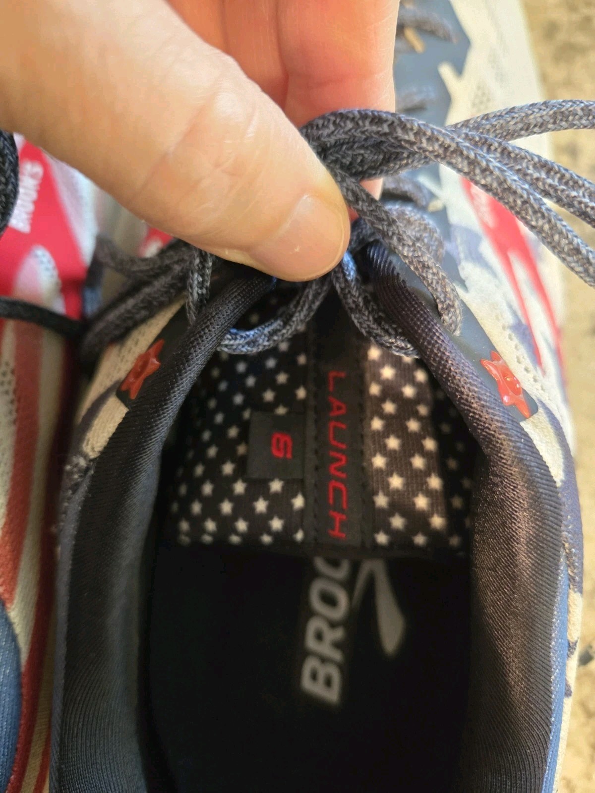 Brooks RED WHITE & BLUE Stars/Stripes Launch 6 Mens US sz 13. NEAR MINT!!!!