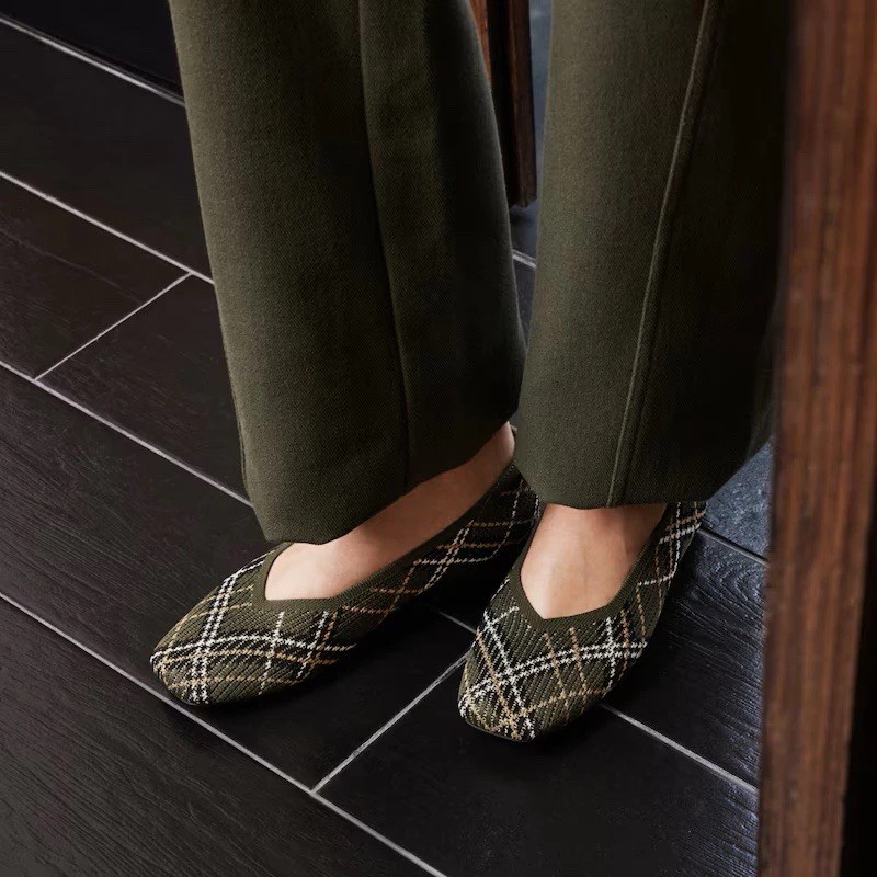 Vivian Margot 2.0 Square-Toe V-Cut Flats Size 40 9/9.5 US Dark Olive