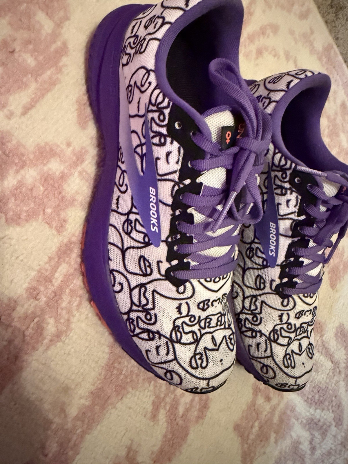 Brooke Sneakers Women’s Size 8