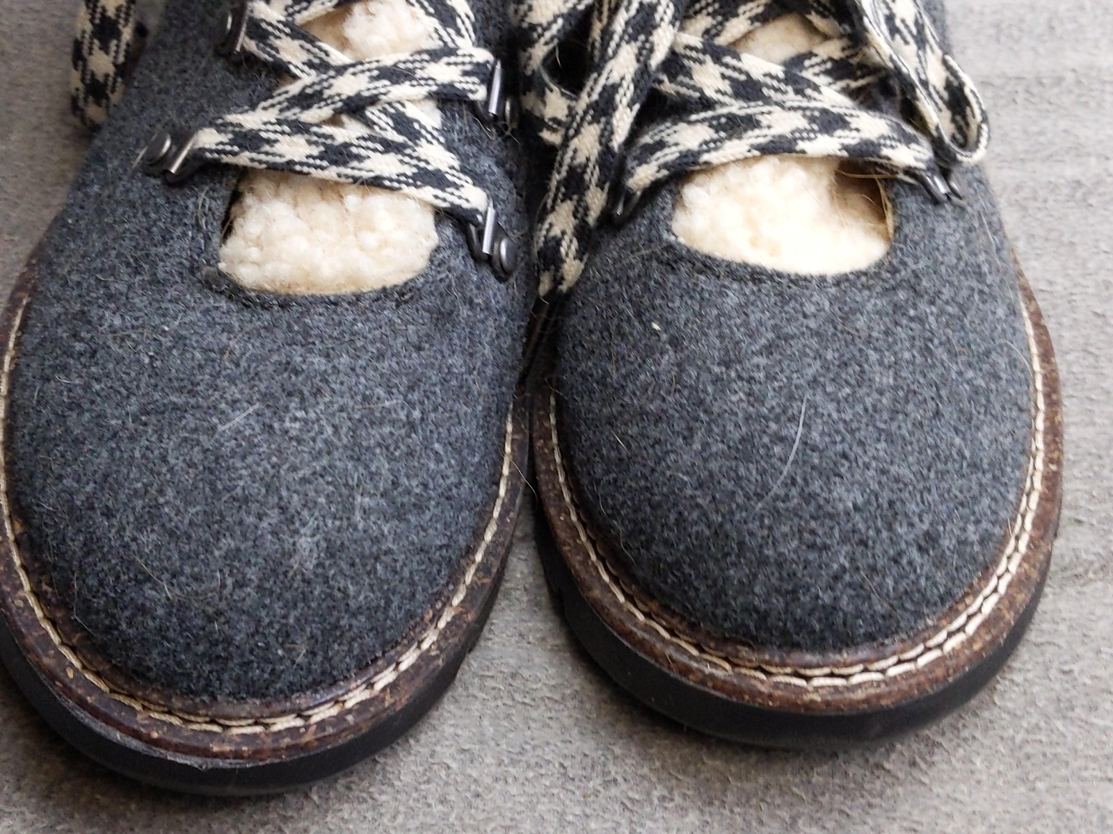 Madden NYC Boots Womens Size 9 40 Gray Faux Fur Lined Ankle Lace Up Zip