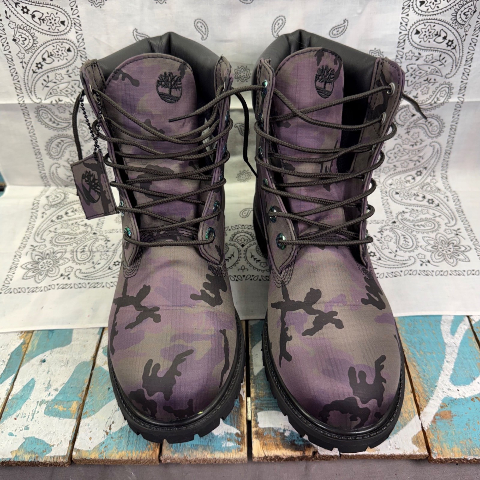 Timberland A25E3 Purple Camo 6″ Iridescent Premium Fabric Boots Womans Sz 10