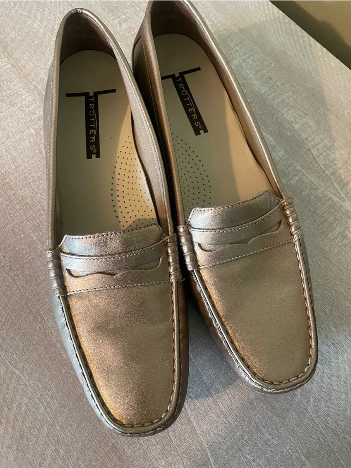 Trotter’s Metallic Bronze Penny Loafers flats shoes slipons sz 10N leather