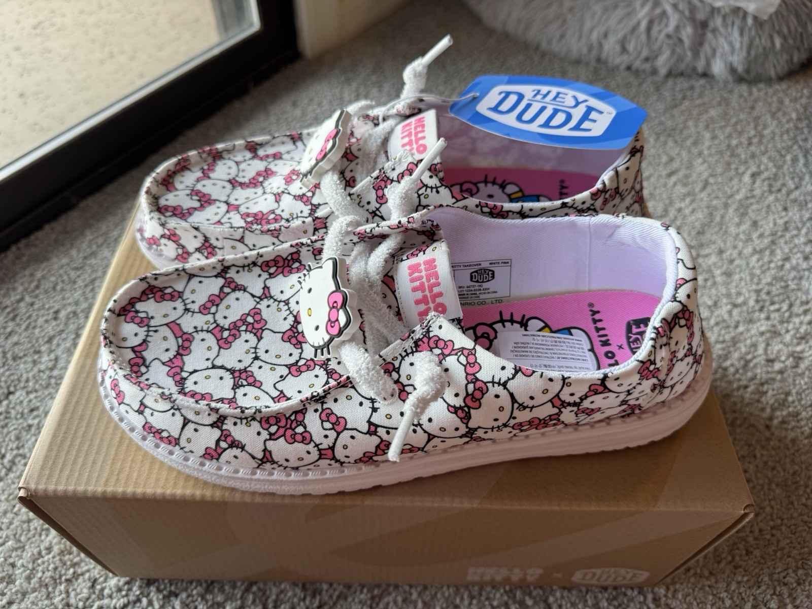 Hey Dude Wendy Hello Kitty Take Over Slip-On White/Pink Womens 10