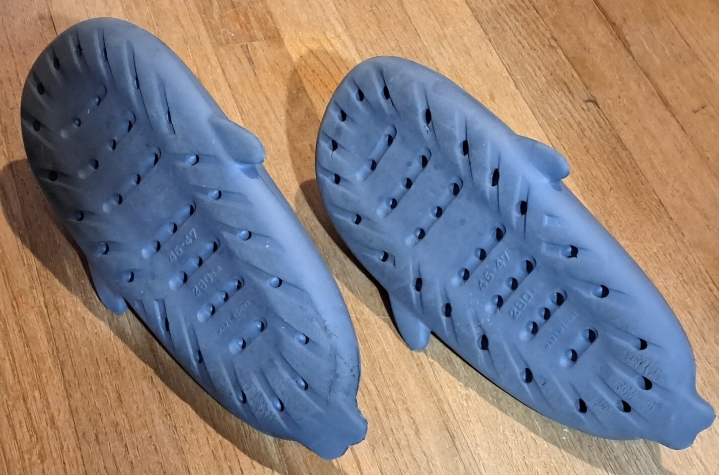 Shark Slides Sandals Slippers Summer 46-47 Flip Flops Mens Womens *Missing a Fin