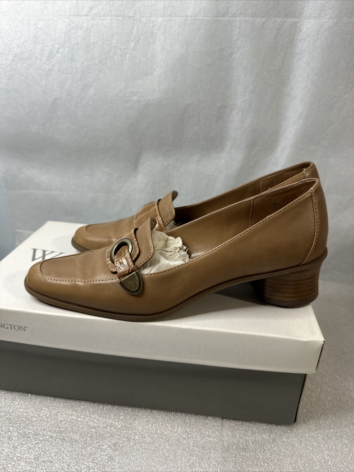 Worthington Ladies Loafers Beige Camel 6M block heal