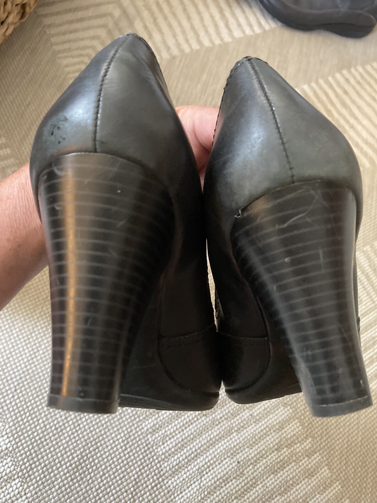 NATURALIZER Pumps Heels Sz 10M Black Leather Shoes Wingtip 3.25” Heel GETTY EUC
