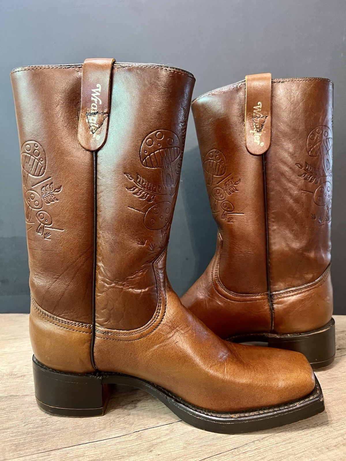 Wrangler Vintage Mushroom Campus Boots Women’s 8 RARE Gold Lettering USA 🍄