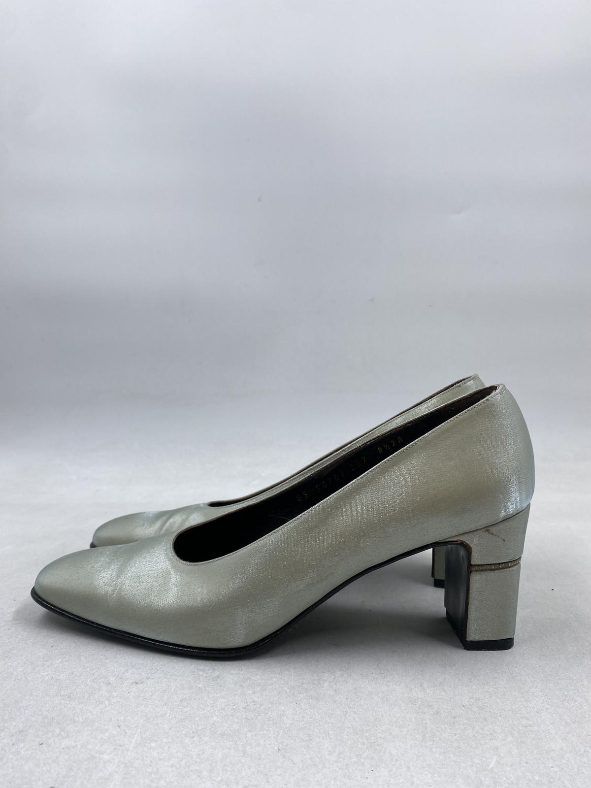 Salvatore Ferragamo Metallic Champagne Block Heel Pumps Women’s Size 8.5 A COA