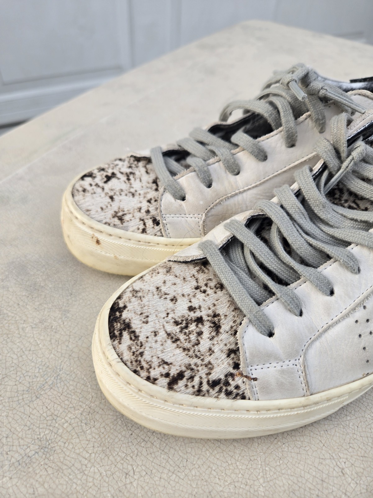 P448 Leather with Textured Detail Sneakers Size 40 Womens
