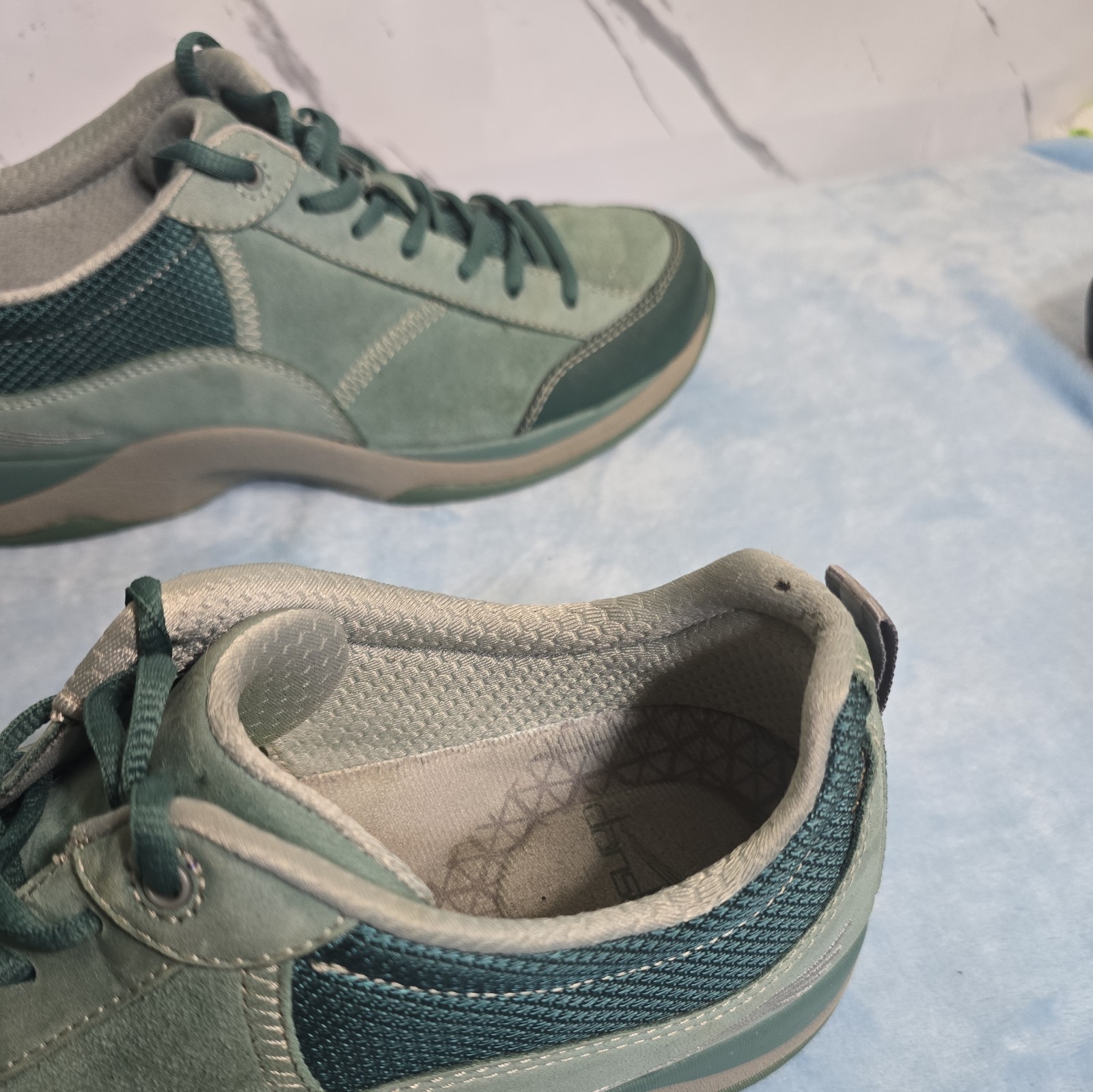 DANSKO Green Suede Leather WMNs US 10.5M EU 41 Sneakers with Poron VTG