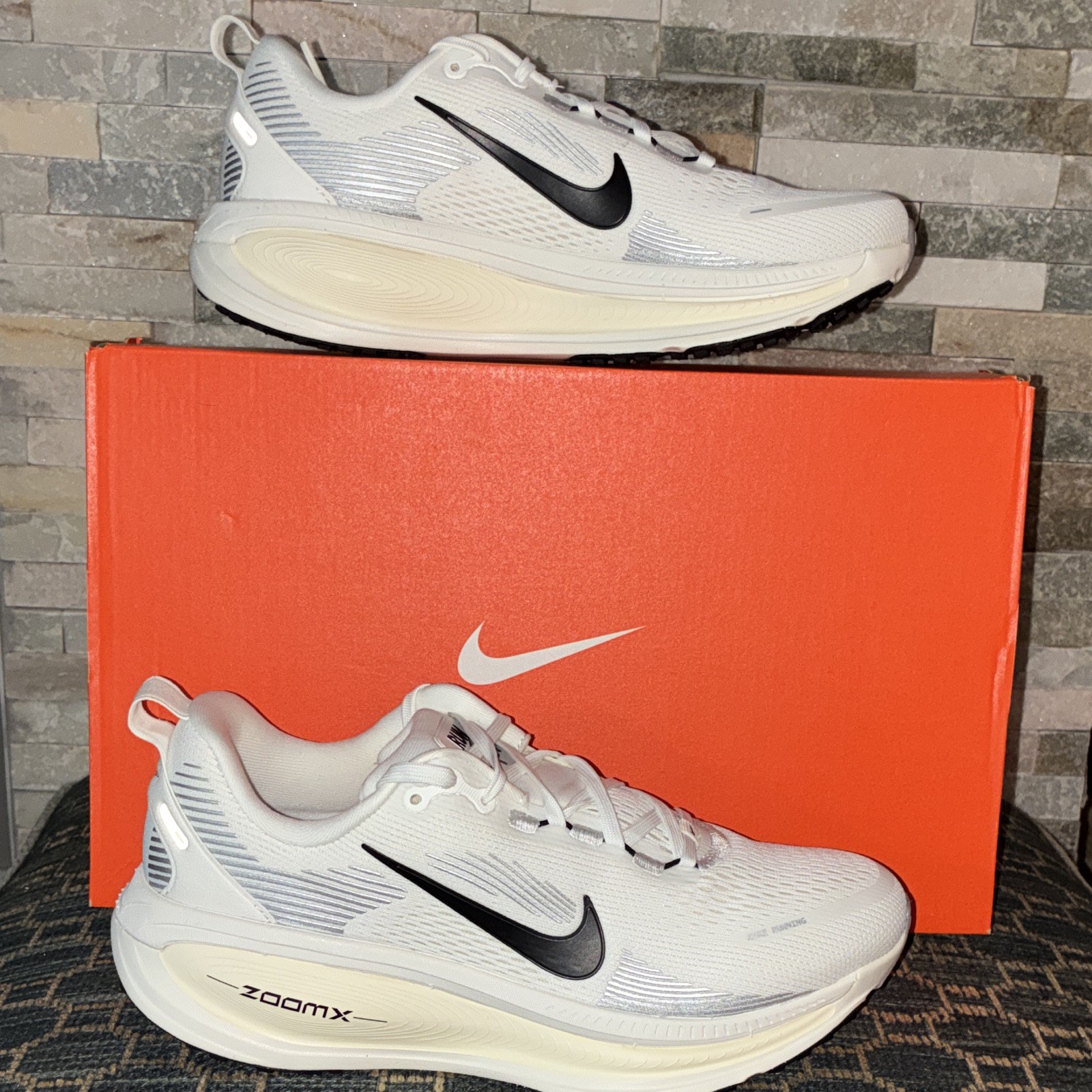 Nike Vomero 18 Summit White Coconut Milk Black Running Shoes HM6804-101 2025