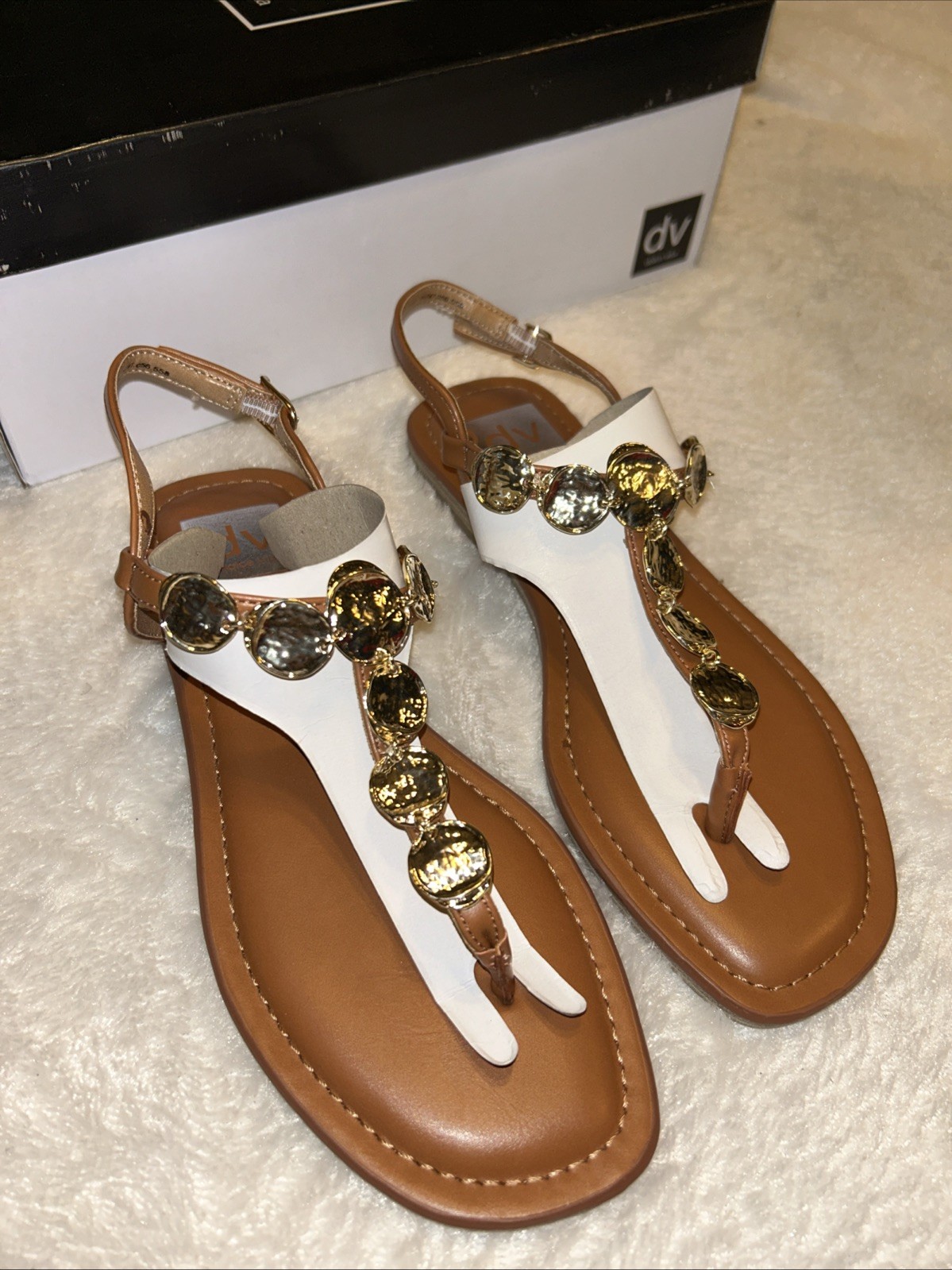 Women’s DV Jamie Thong Sandals, Size 7 NWB Gold Coins