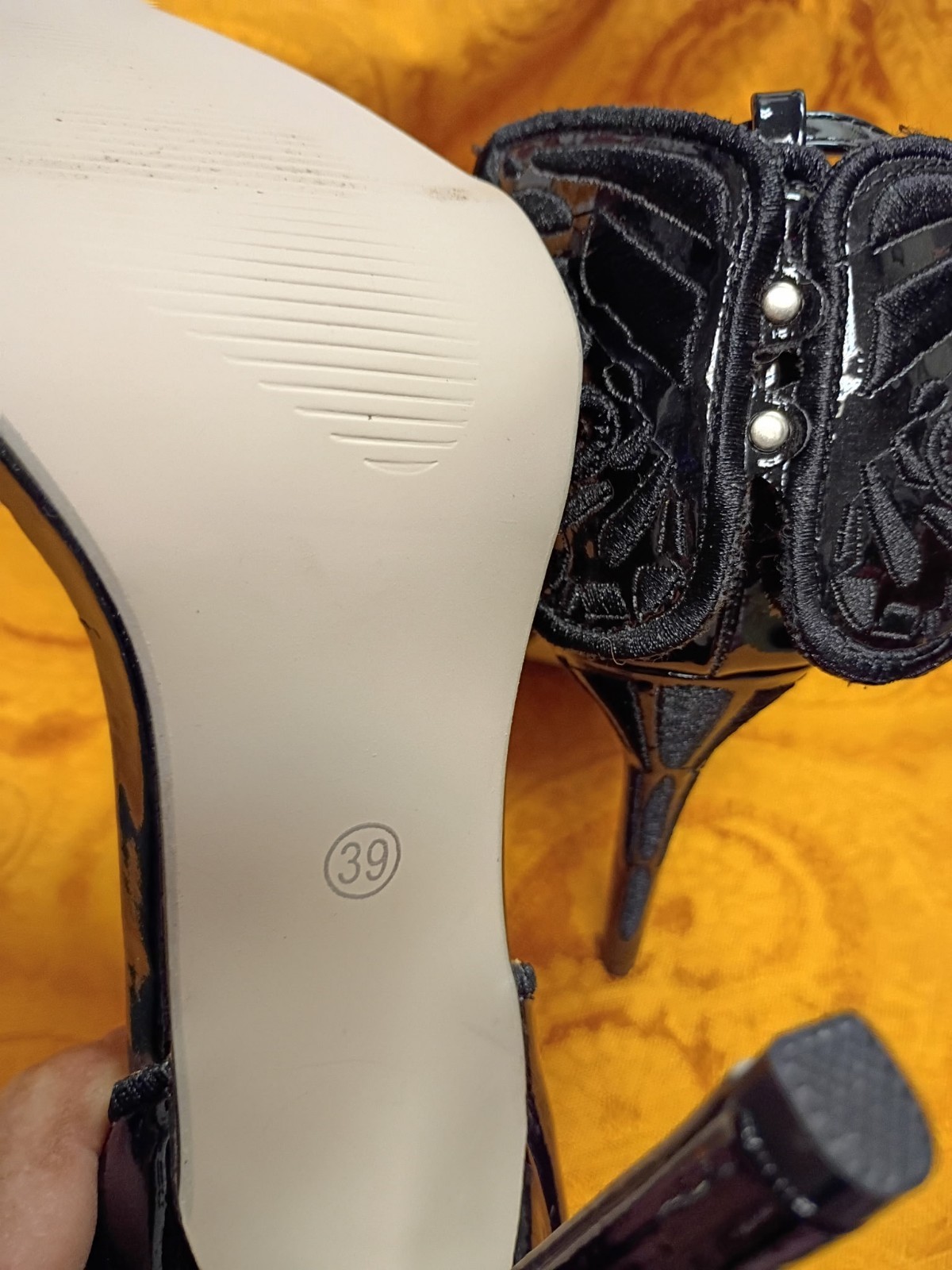 NEW Black 3D Butterfly Winged Stiletto Heels EU 39 US 8.5 Embroidery Detail