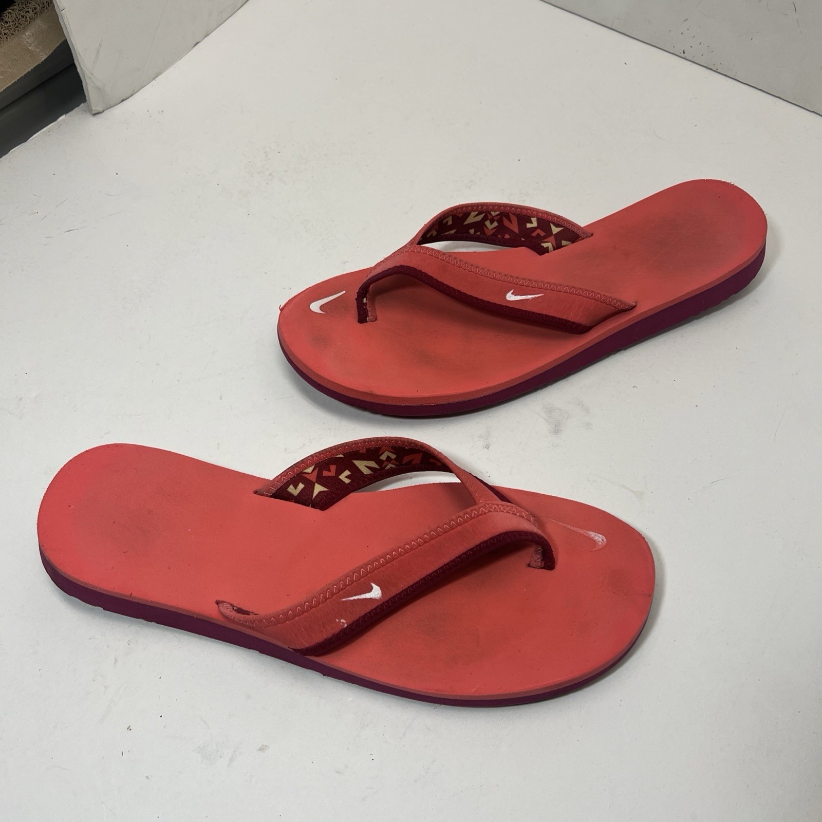 Nike Womens Size 11 Flip Flop Thong Ultra Celso 314870-600 Fruit Punch Pink