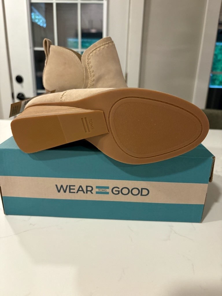 TOMS KAIA OATMEAL SUEDE WEDGE BOOTIE WOMEN’S SIZE 7 NIB