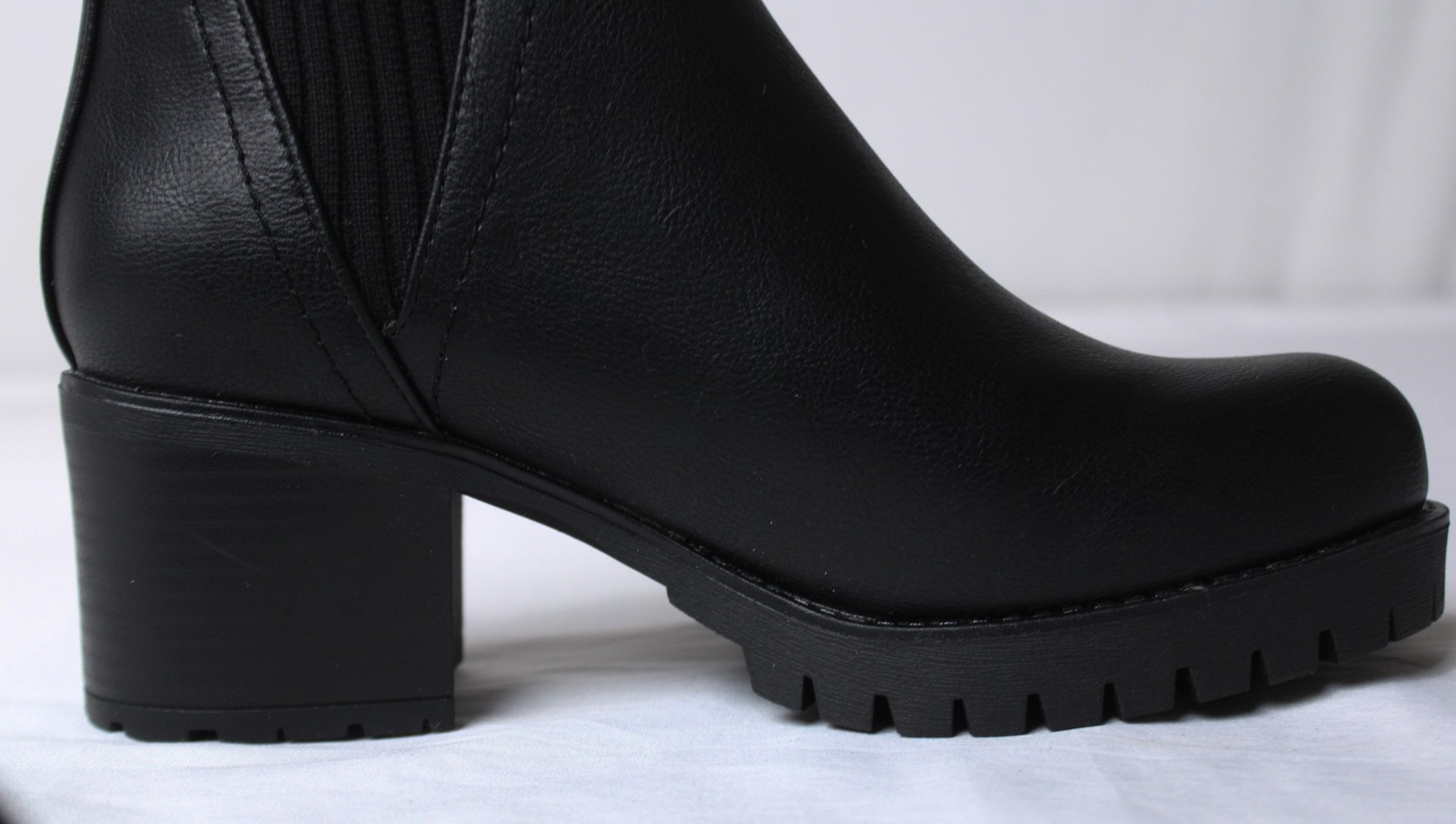 MIA Women’s Vegan Leather Jasper Chelsea Lug Sole Booties AC2 Black Size US:7