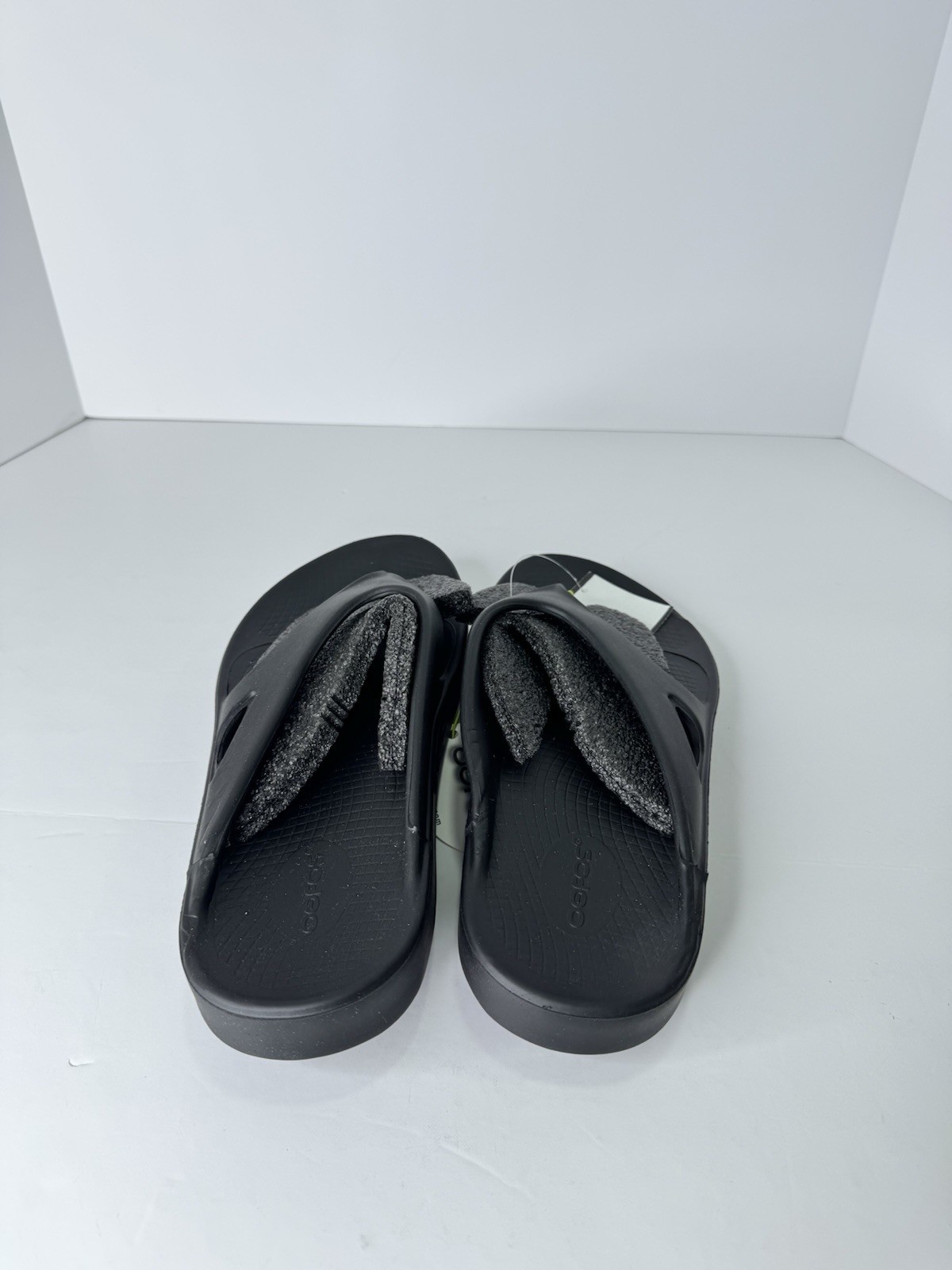 OOFOS flip flops Sandal Lightweight Recovery Footwear Unisex Black (M10/W12)