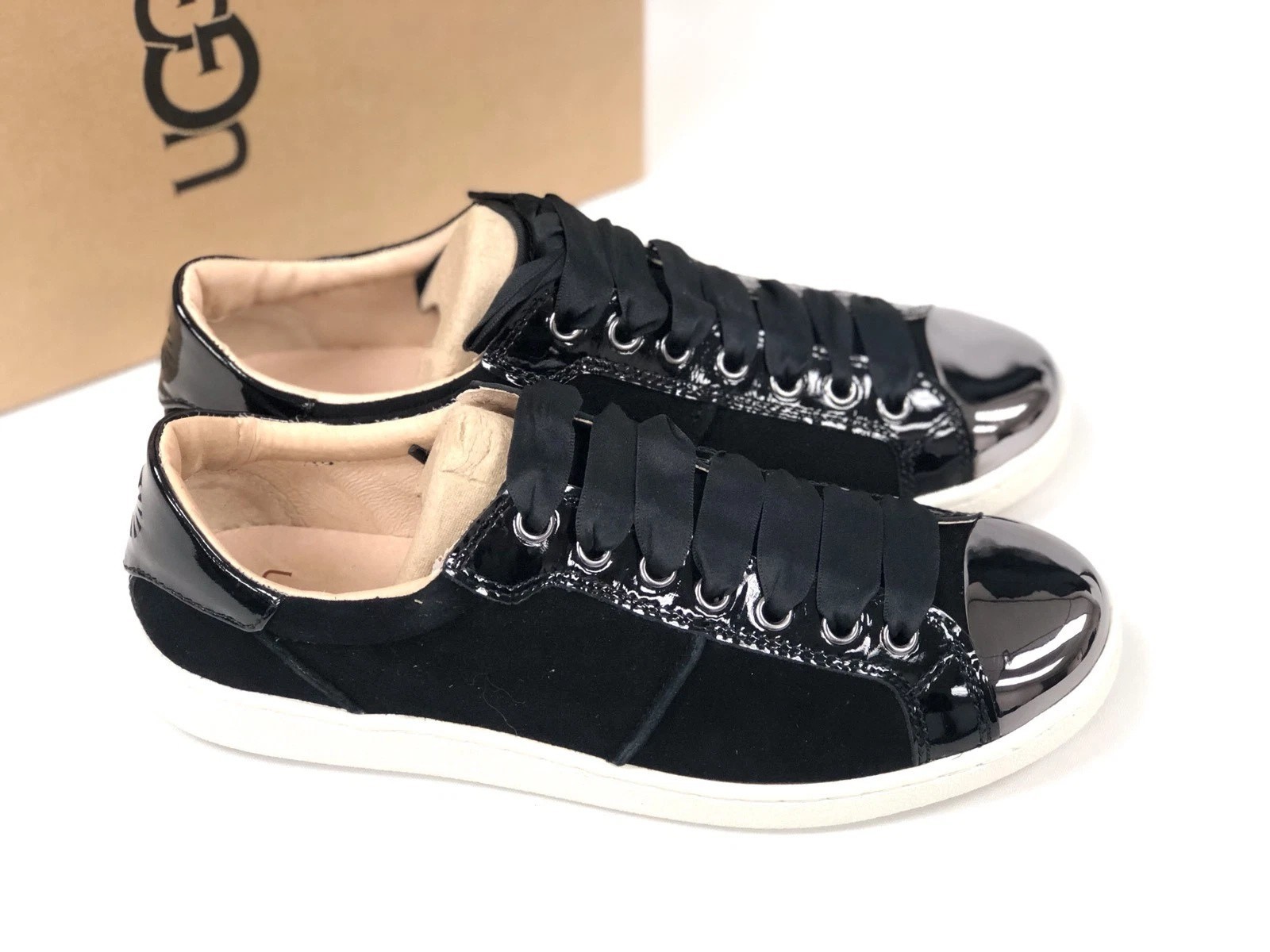 UGG Women’s EVANGELINE BLACK 1092533 Casual Fashion Chrome Toe Sneaker Size 7