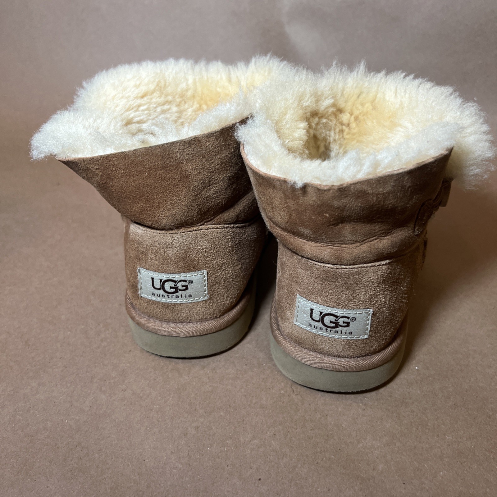 Used UGG Mini Bailey Button In Chestnut Tan Brown Winter Boots Size US Women’s 5