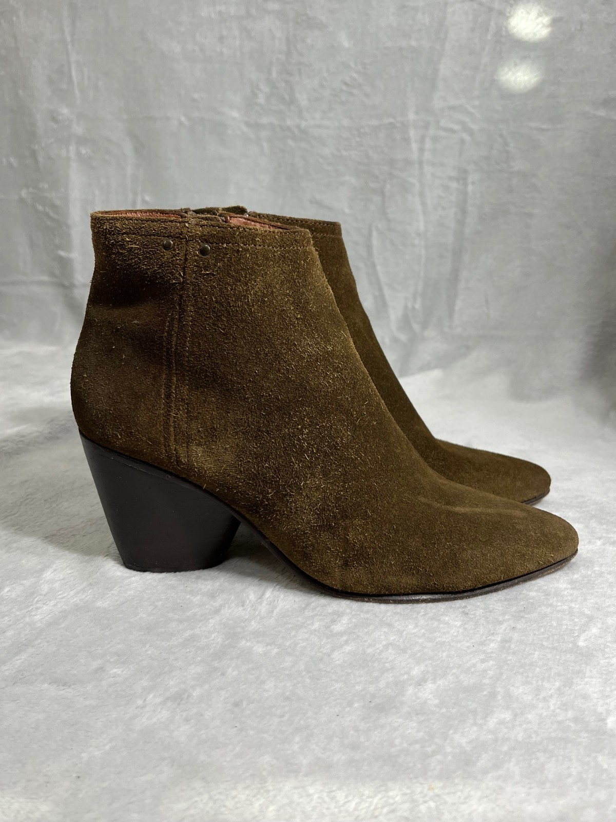 Ariat Two24 Moss Green Suede Ankle Boots Western Heel Women’s 8B Made Mexico