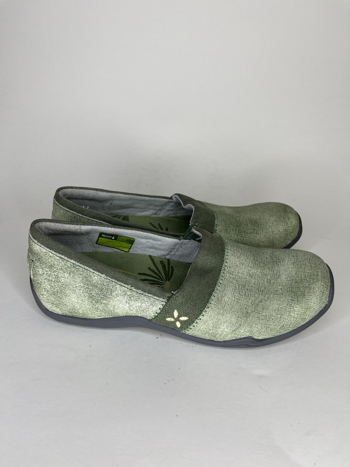 ahnu womens shoes Flats Slip Ons Women Size 38 US 7 Green Textile Leather