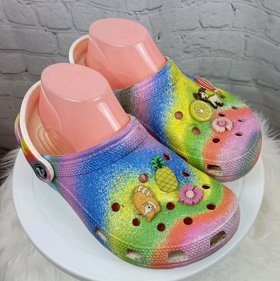 Crocs Women’s Classic Spray Dye Clogs, Sz. W7, M5