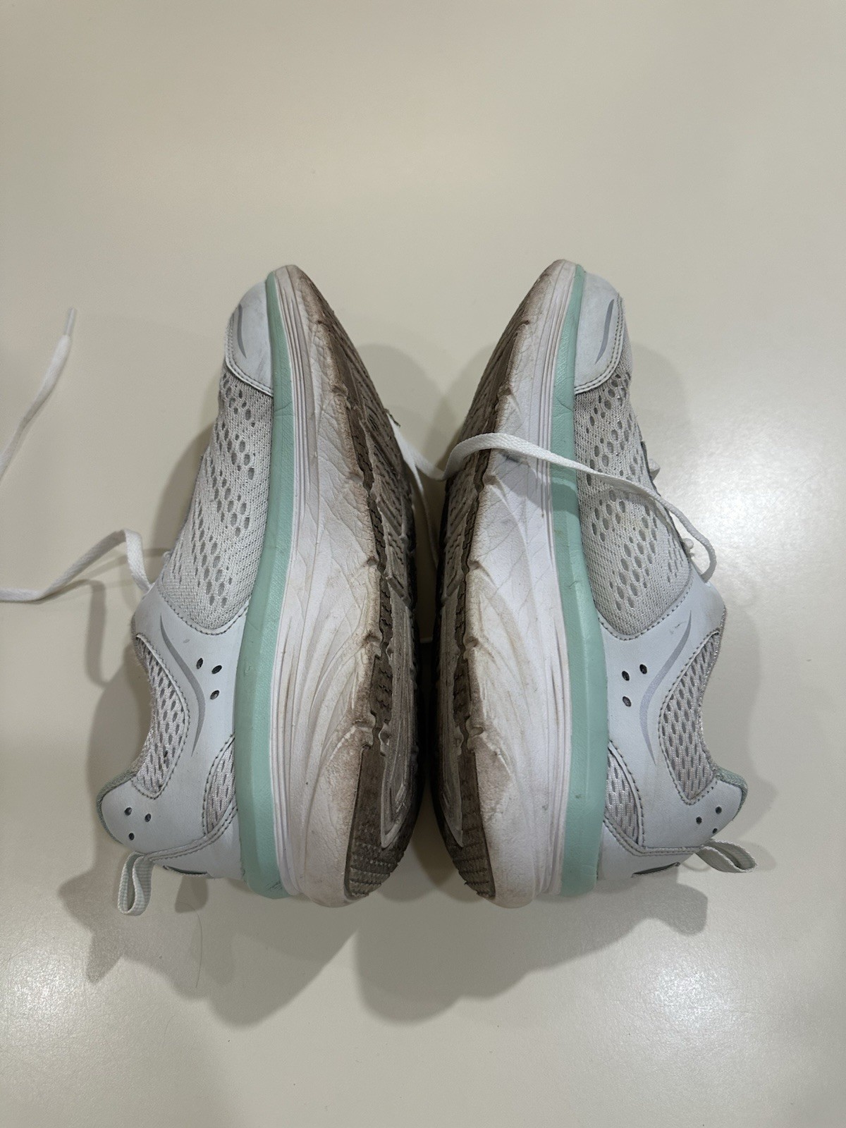 SKETCHERS Relaxed Fit D’Lux Walker White/Teal Memory Foam Womens Size 8.5