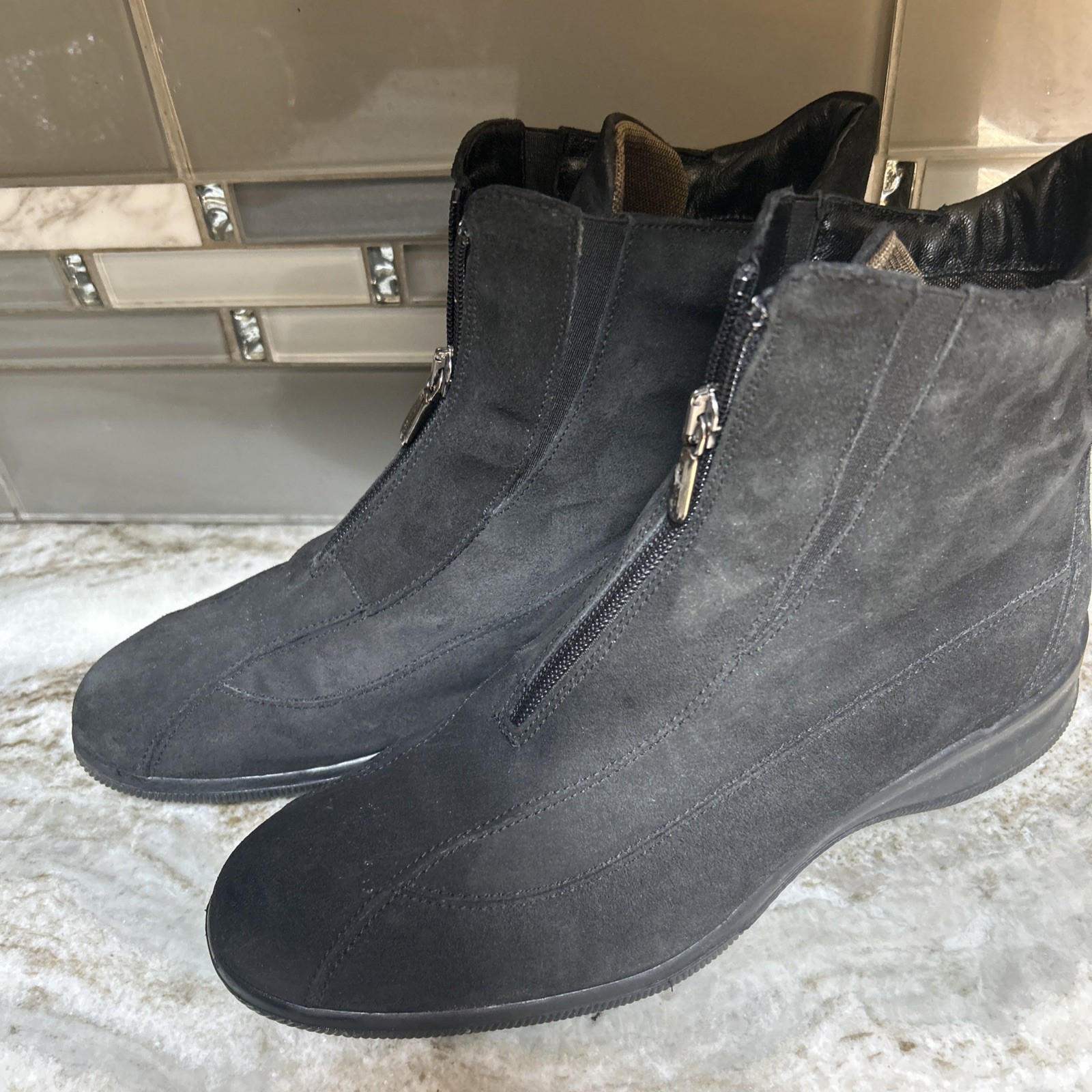Aquatalia Weatherproof Boots Women 8.5 Black Front Zip Suede Mid Calf Comfort
