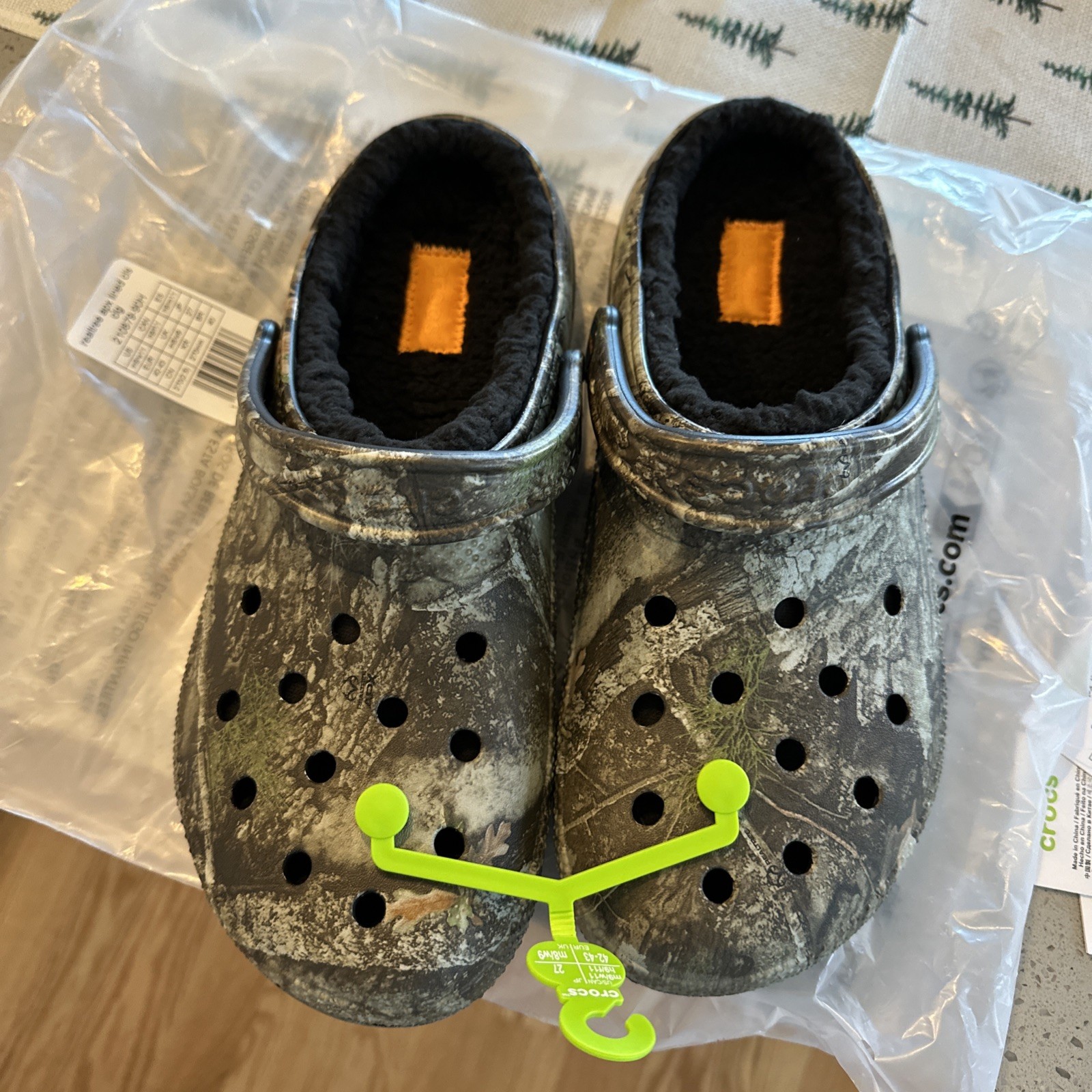 CROCS RealTree APX Classic Faux Fur Lined Clogs Unisex Size W11 M9 210879