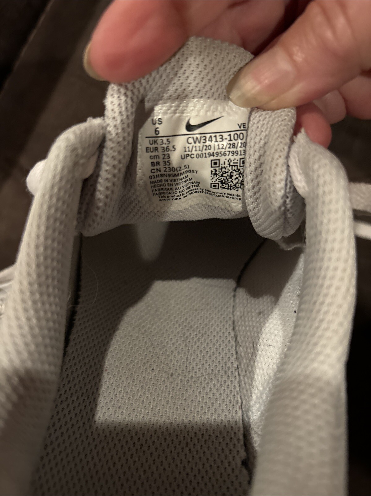 Nike Downshifter 11 White Metallic Silver Sneakers-women Size 6