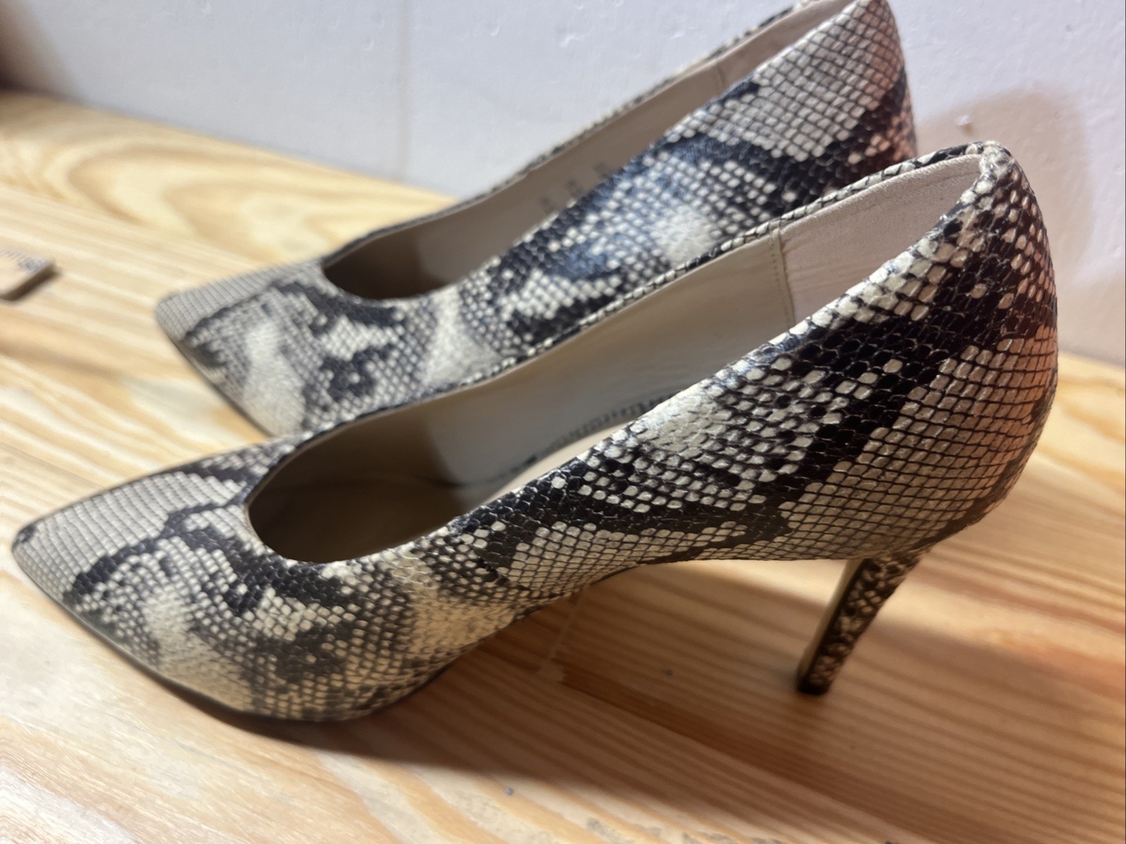❤️ The Drop Womens Size 8 1/2 Snakeskin Pumps Classy & Comfortable -Nice Shape-