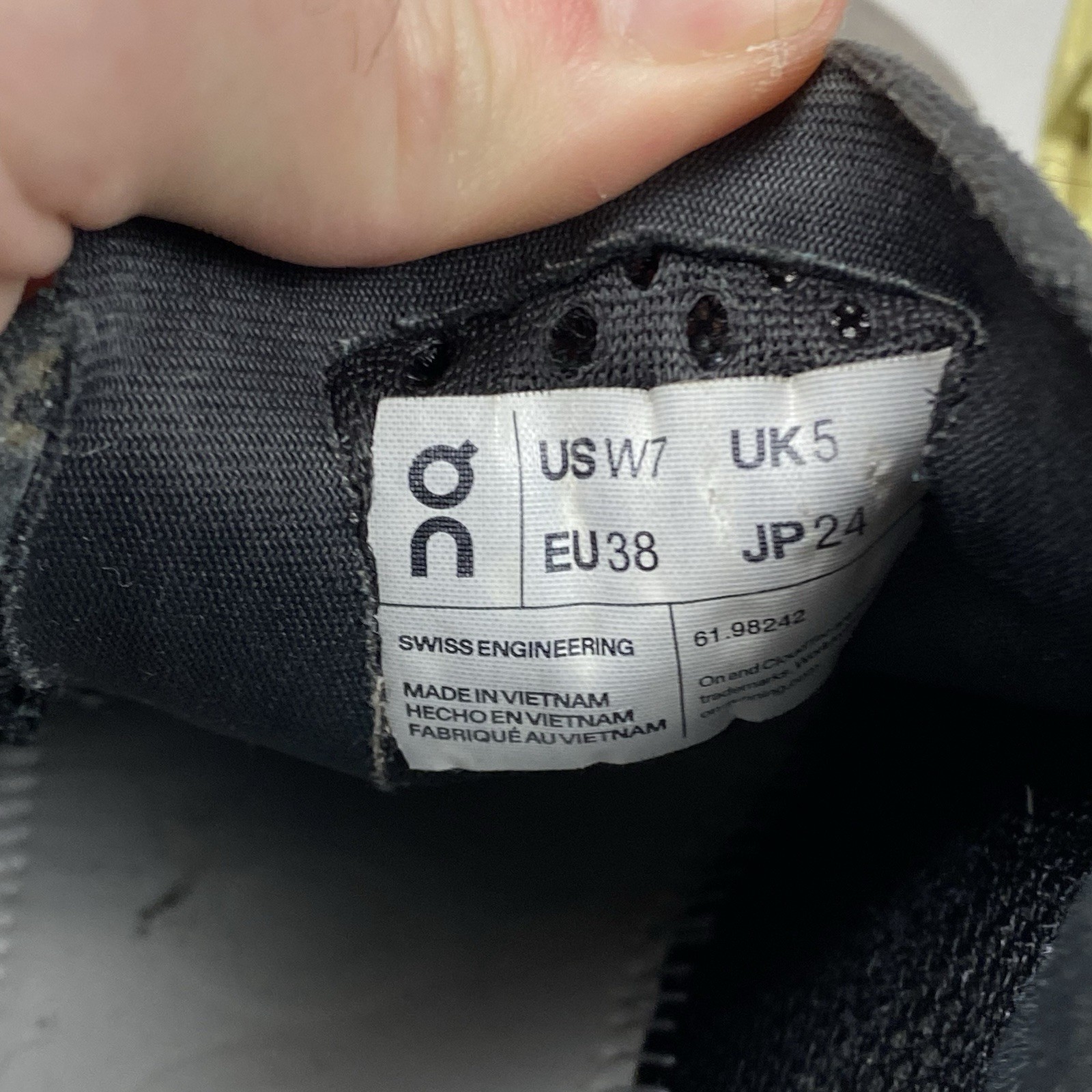 On Cloud Cloudmonster Women’s Size 7 Running Shoes Nimbus Hay (NO INSOLES) Fair