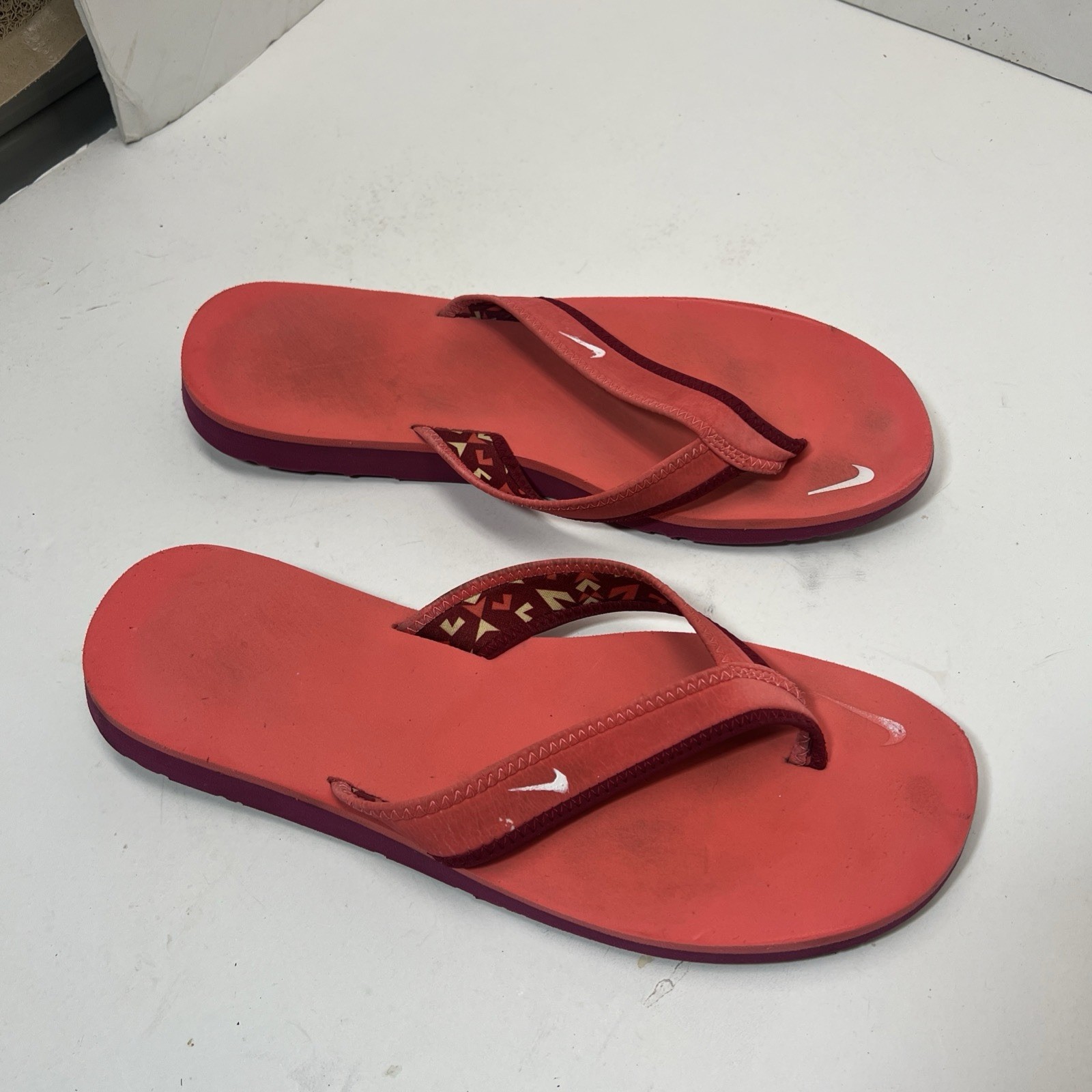 Nike Womens Size 11 Flip Flop Thong Ultra Celso 314870-600 Fruit Punch Pink