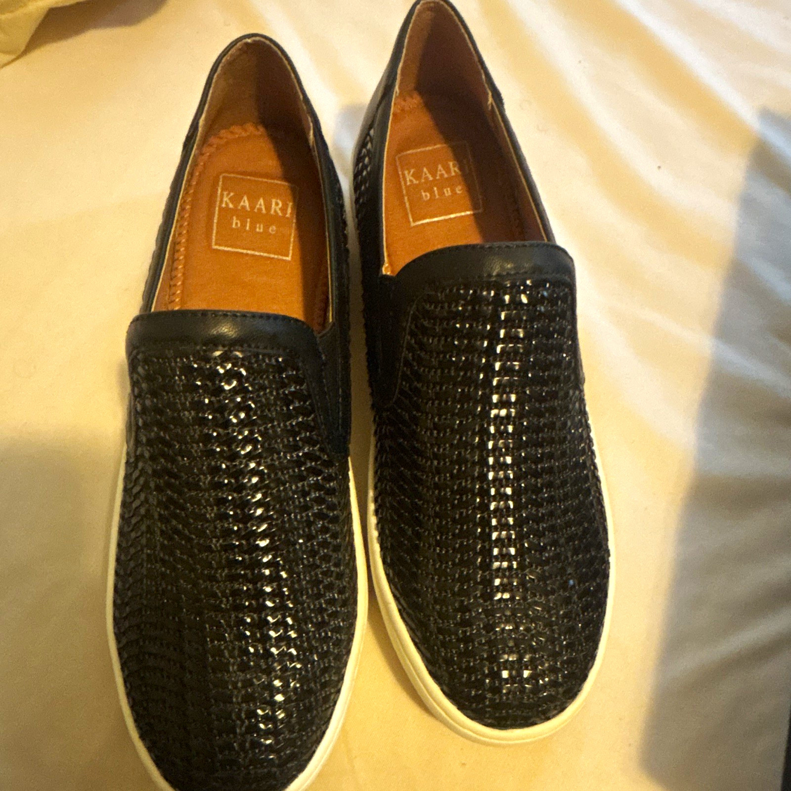 KAARI blue Women’s Black Woven Bullhide Leather Slip-On Flats Round Toe US 8