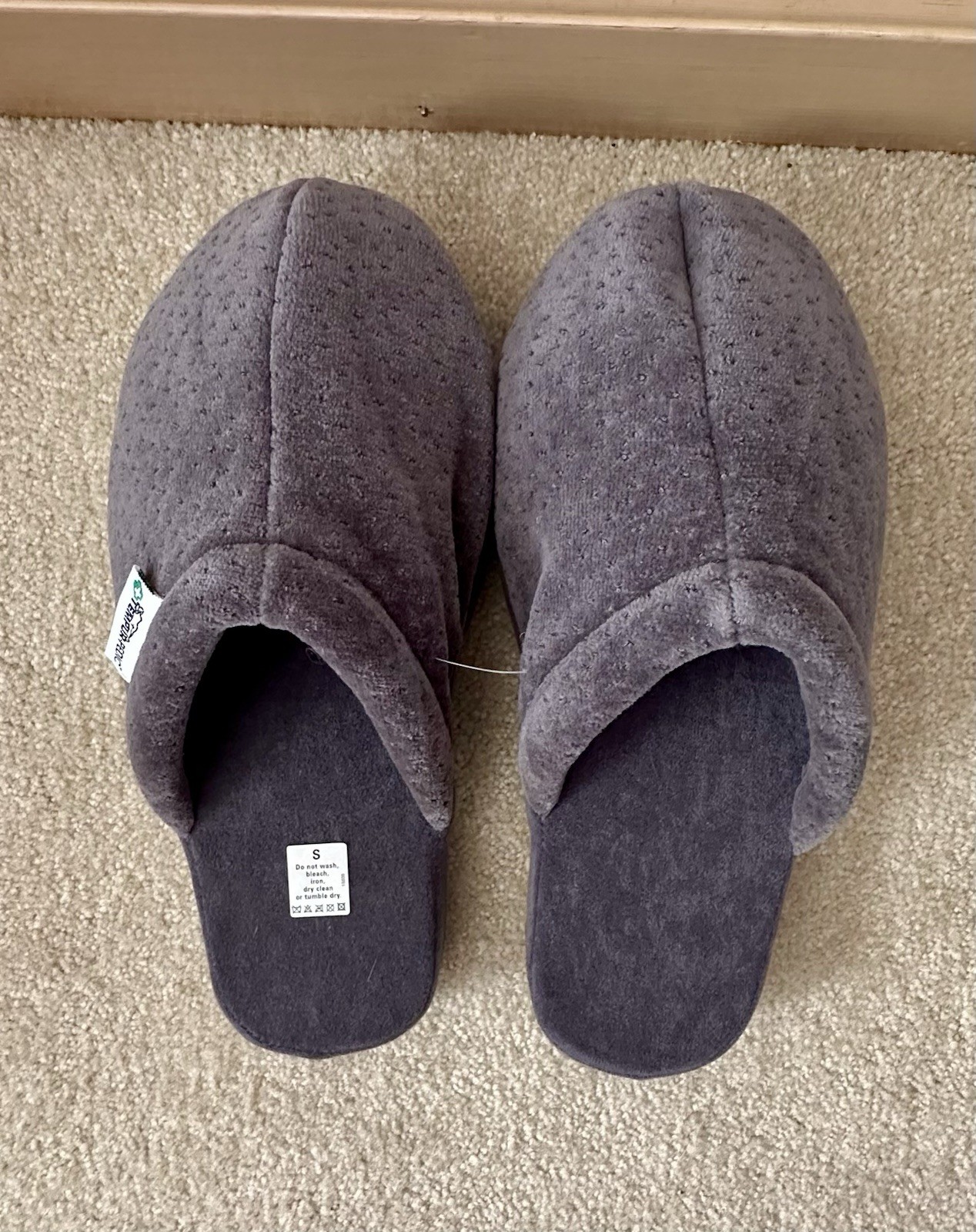 BROOKSTONE TEMPUR-PEDIC CLASSIC COMFORT SLIPPER VELOUR GRAY 7-8 M, 8 1/2-10 W