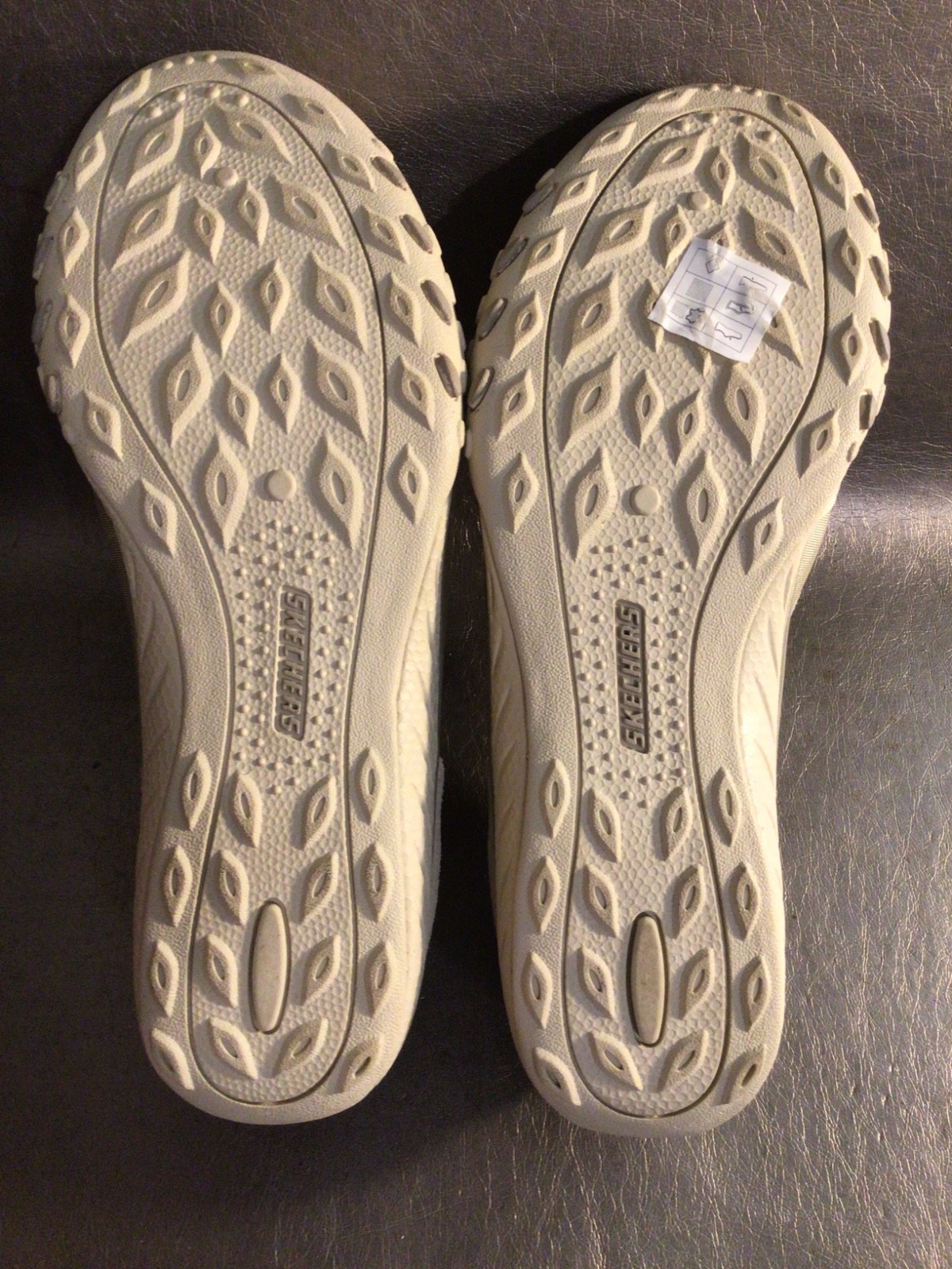 SKECHERS Relaxed Fit Slip-On Memory Foam 22495 Sneakers BEIGE Size 7.5